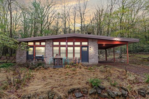 21 Hazard Run Road Lake Harmony PA 18624