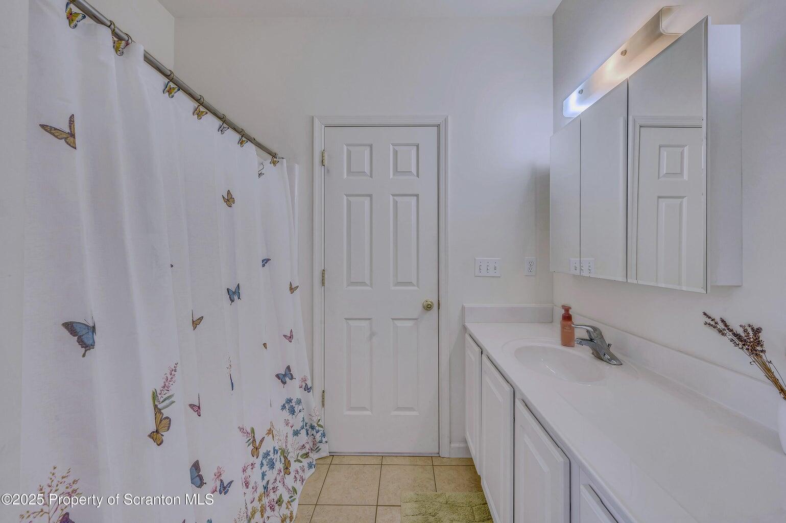 27 Lake Natalie Drive, Gouldsboro, Pennsylvania image 18