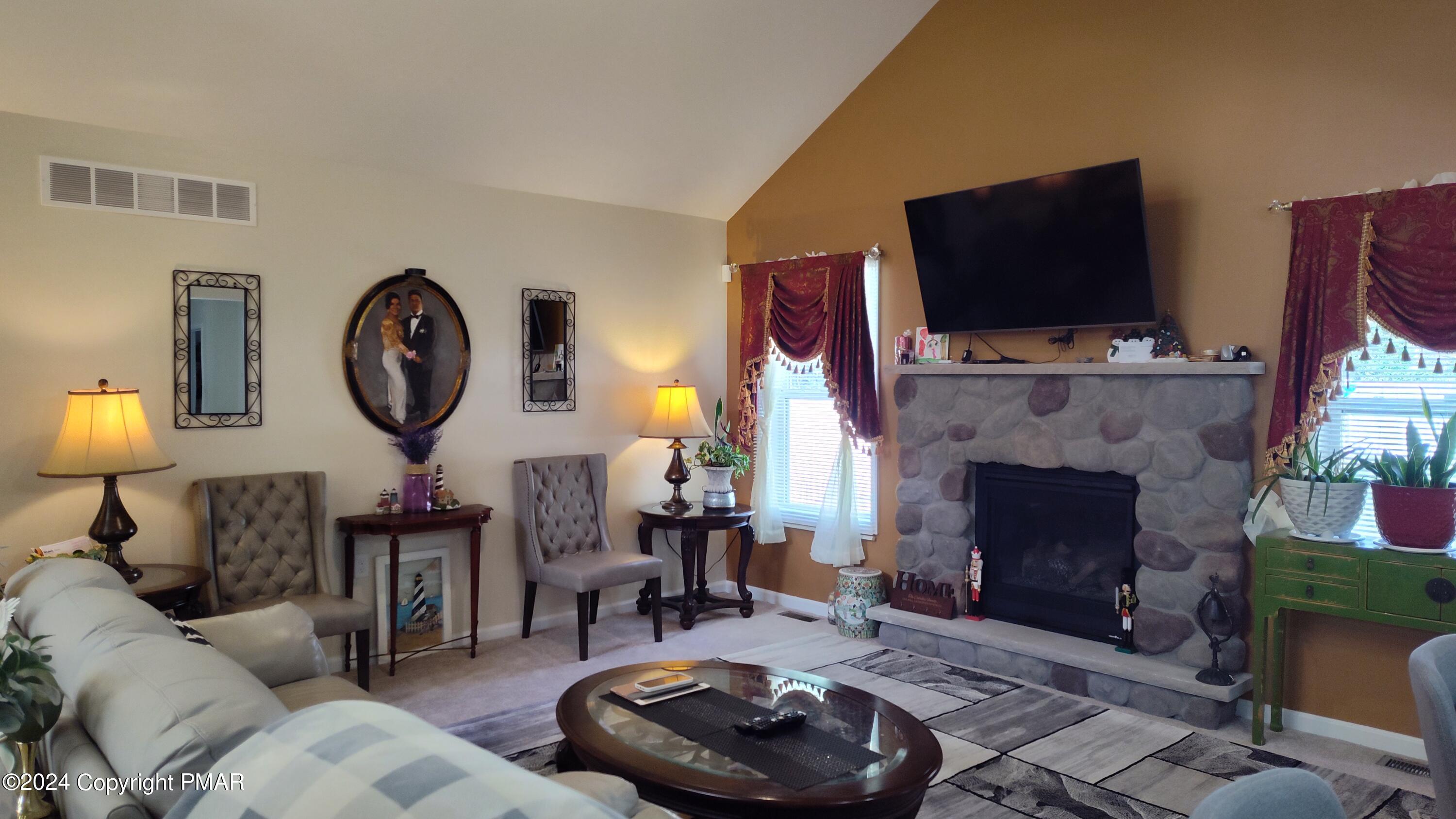 124 Elm Drive, Blakeslee, Pennsylvania image 2