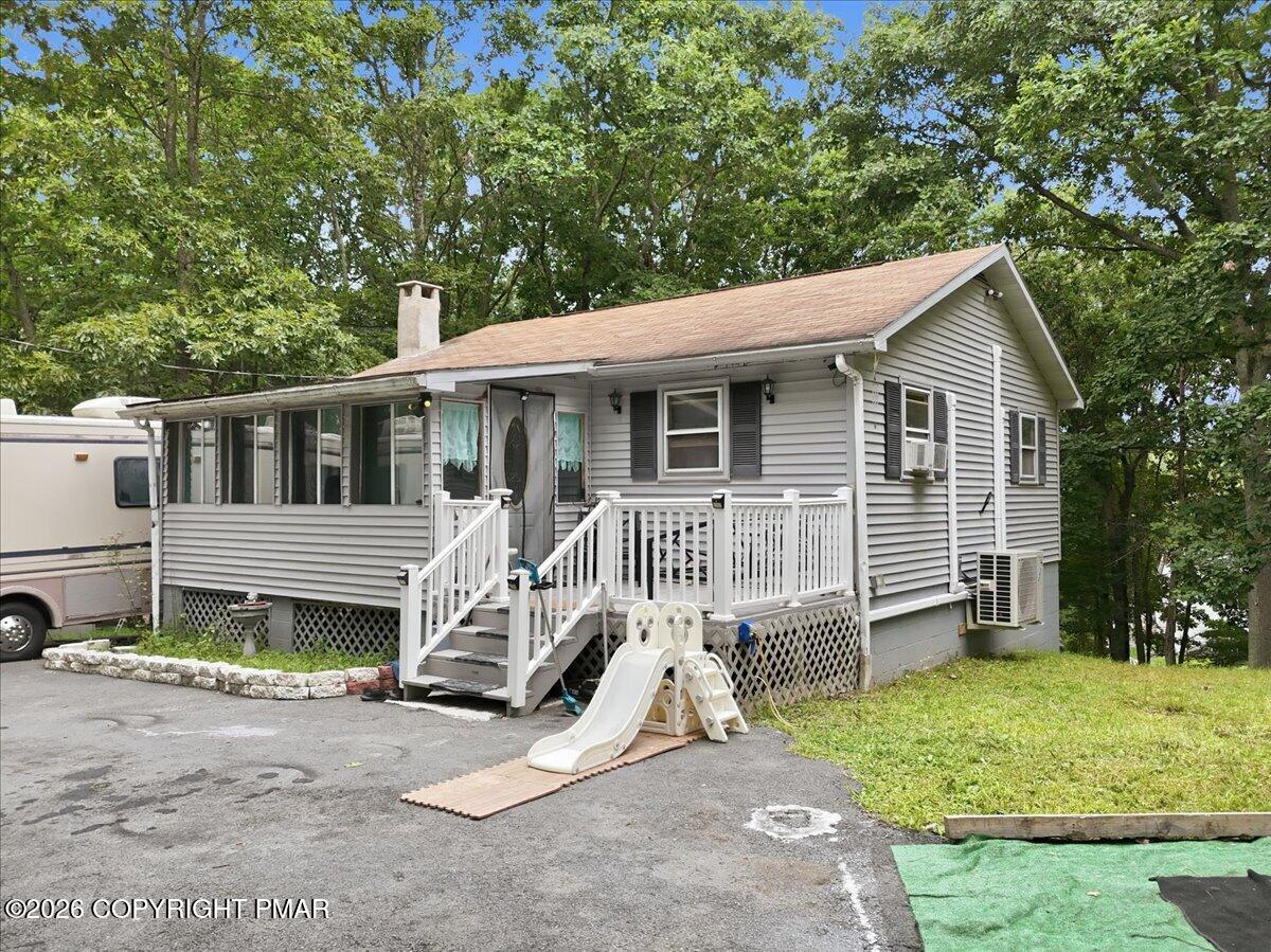261 Wynding Way