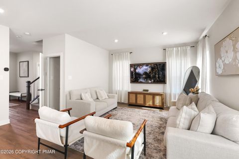 Homes For Sale - 1174 Woodmont Lane<br/> Catasauqua, PA 18032