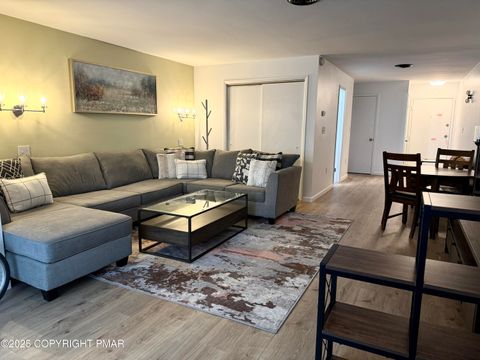 Condo For Sale - 139 Foxfire Drive #APT 204<br/> Mount Pocono, PA 18344