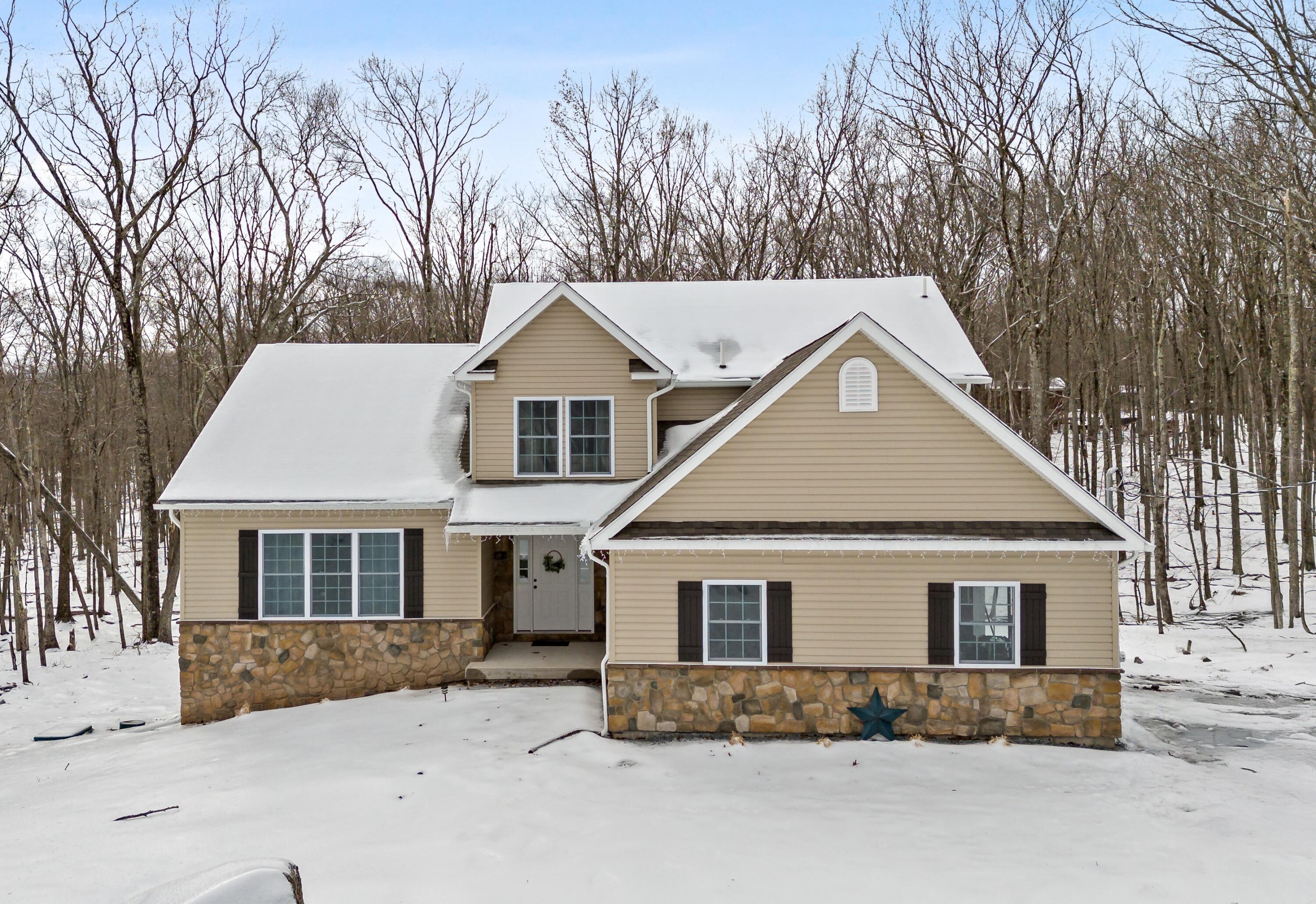 Hawley, Pennsylvania 18428, United States, 4 Bedrooms Bedrooms, ,3 BathroomsBathrooms,Residential,Active,95507