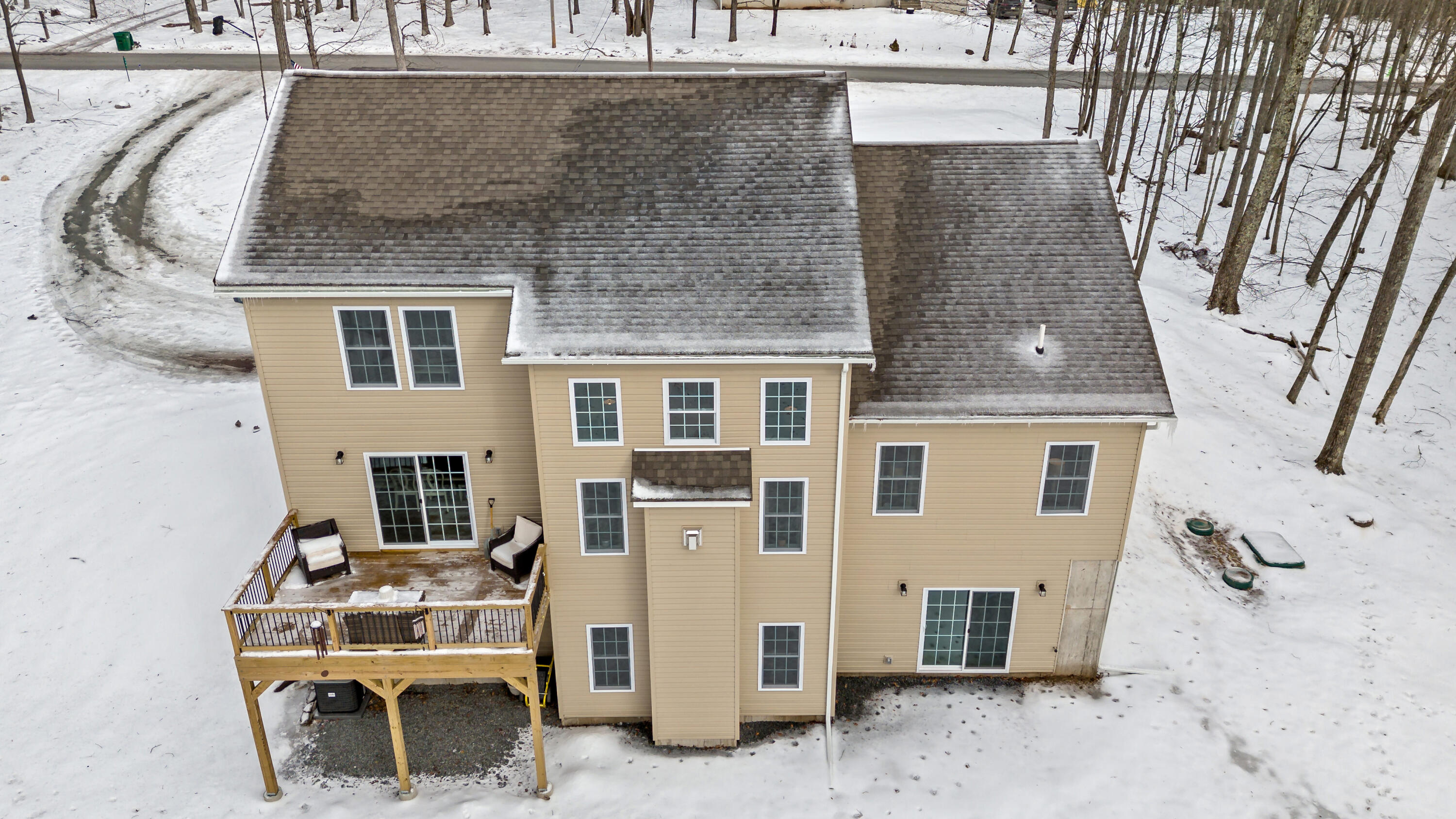 Hawley, Pennsylvania 18428, United States, 4 Bedrooms Bedrooms, ,3 BathroomsBathrooms,Residential,Active,95507