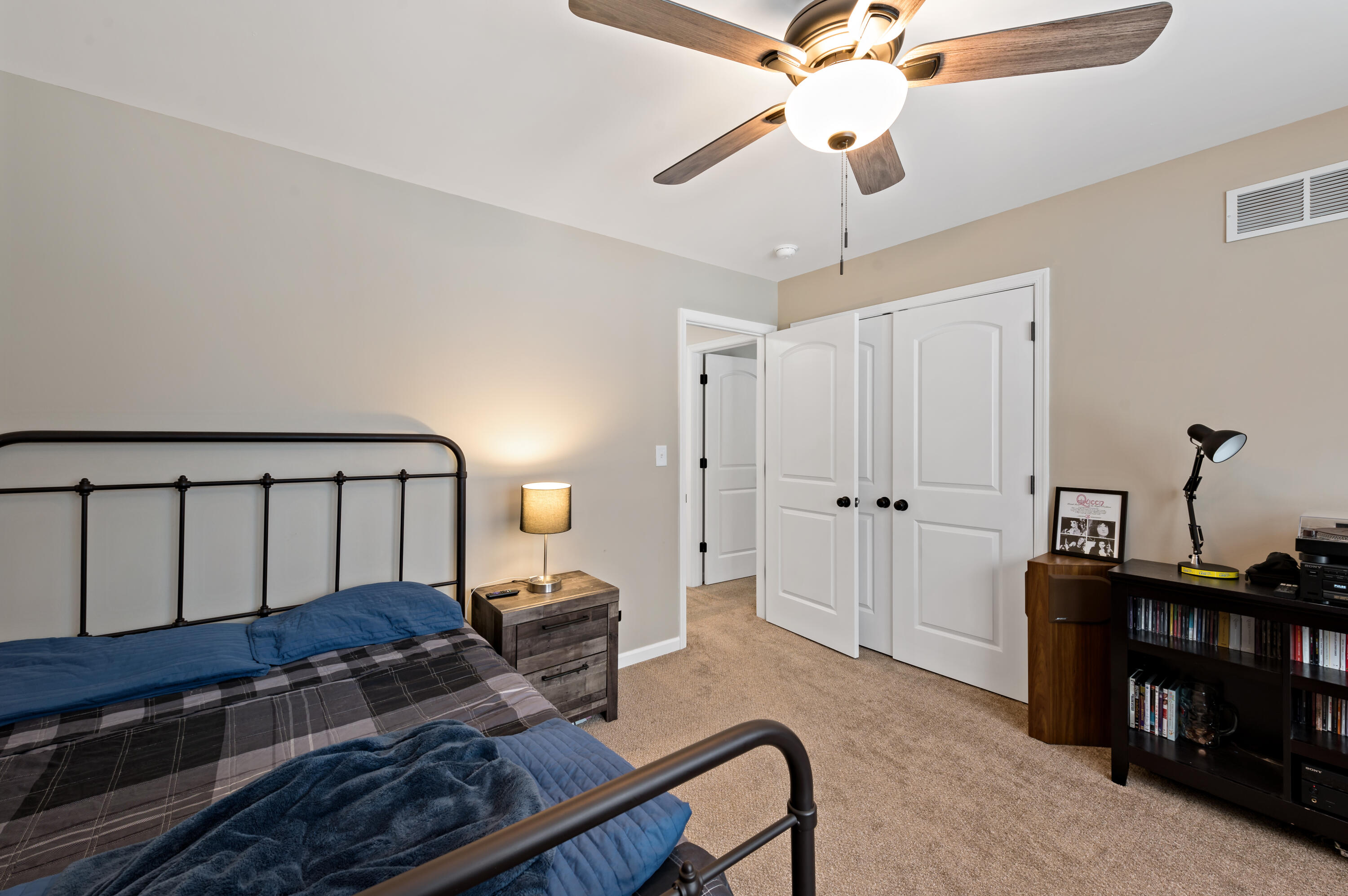 Hawley, Pennsylvania 18428, United States, 4 Bedrooms Bedrooms, ,3 BathroomsBathrooms,Residential,Active,95507