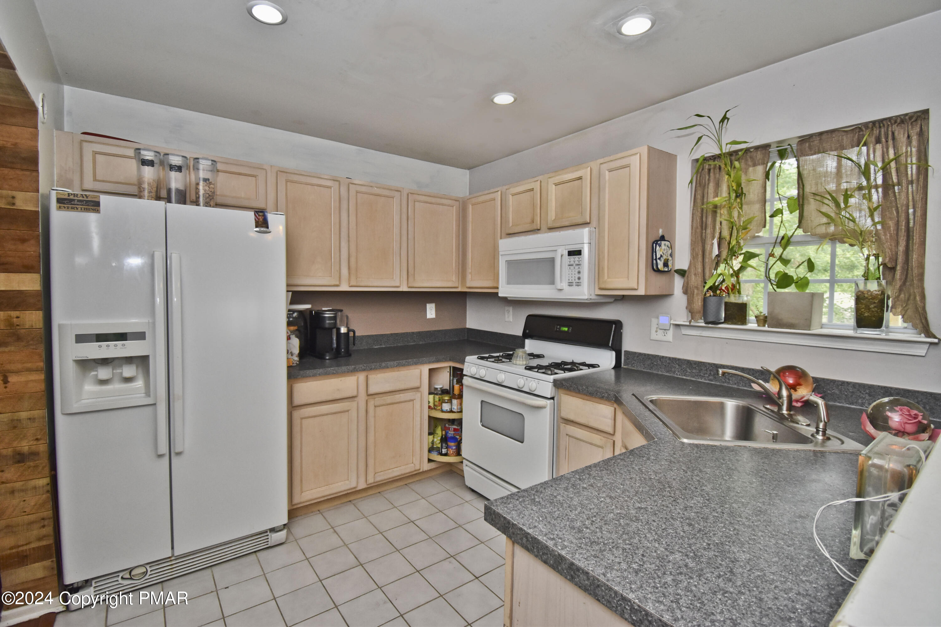 219 Kensington Drive, Bushkill, Pennsylvania image 11