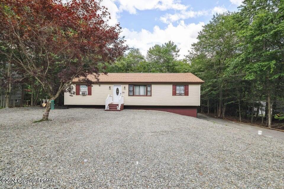 8345 Shannon Drive, Tobyhanna, Pennsylvania image 2