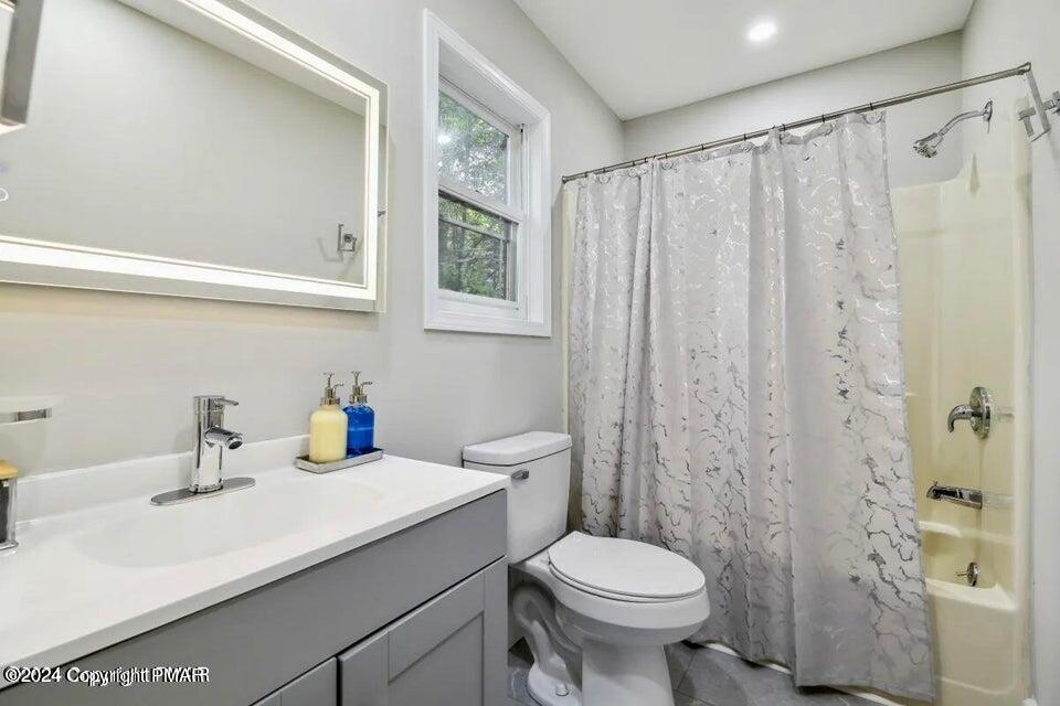 8345 Shannon Drive, Tobyhanna, Pennsylvania image 18