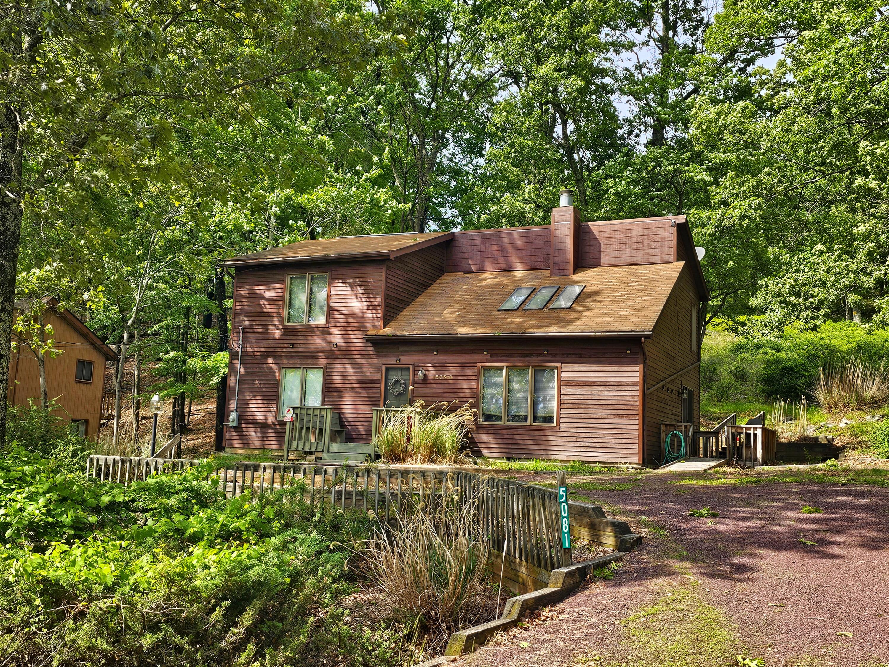 5081 Woodbridge Drive, Bushkill, Pennsylvania image 1