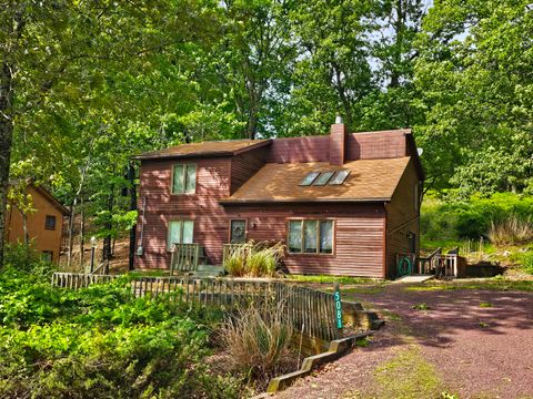 5081 Woodbridge Drive E Bushkill PA 18324
