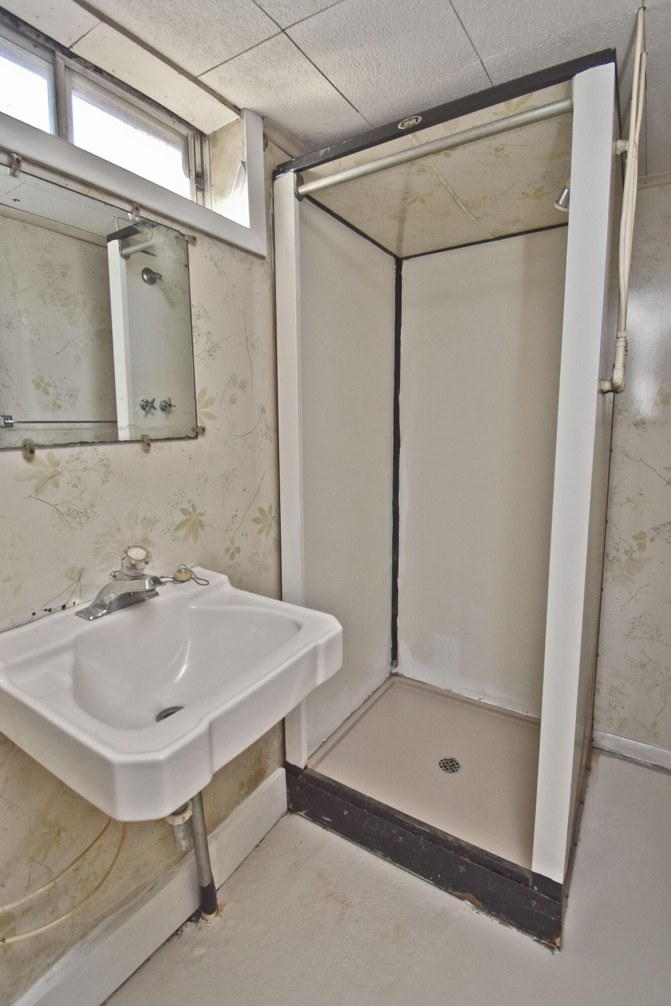 319 Alpha Avenue, Wind Gap, Pennsylvania image 32