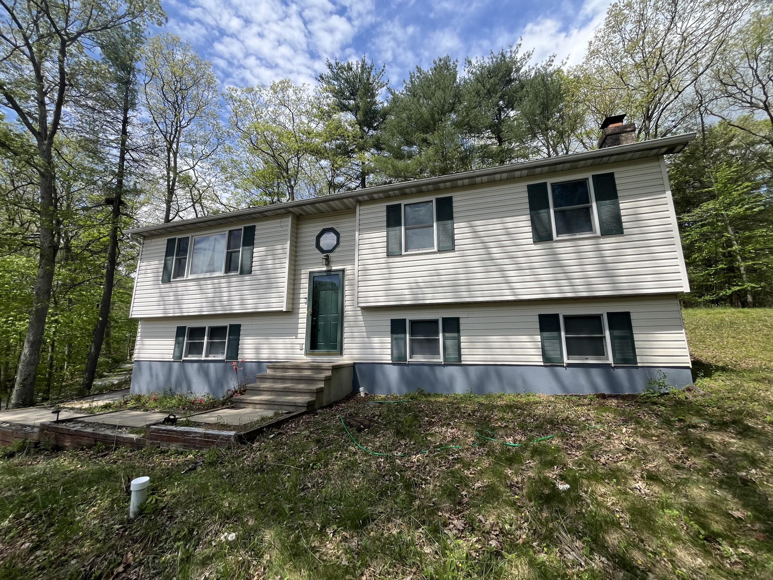2637 Fernwood Avenue, Bartonsville, Pennsylvania image 1