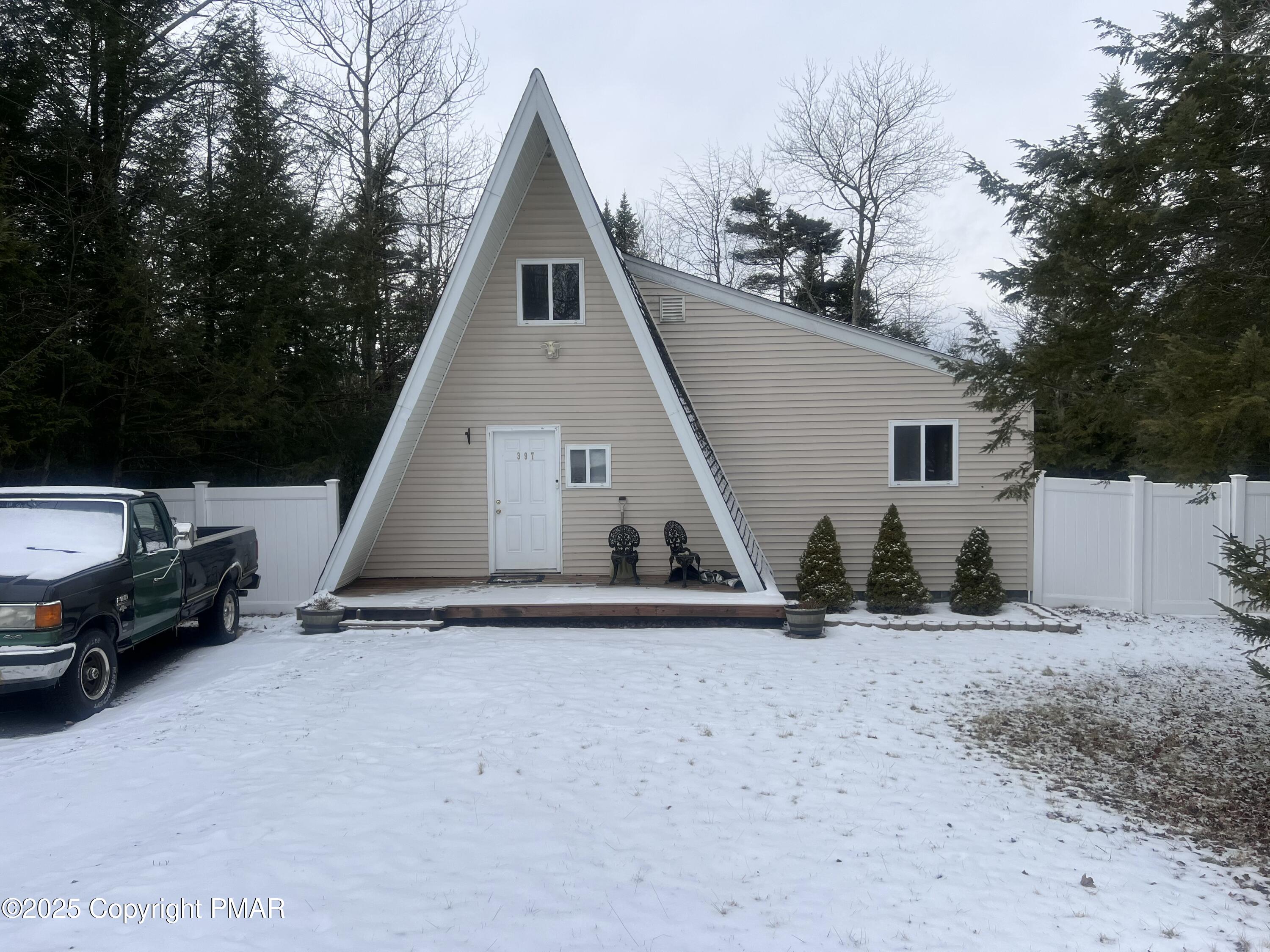 397 Scotch Pine Drive, Pocono Summit, Pennsylvania image 1