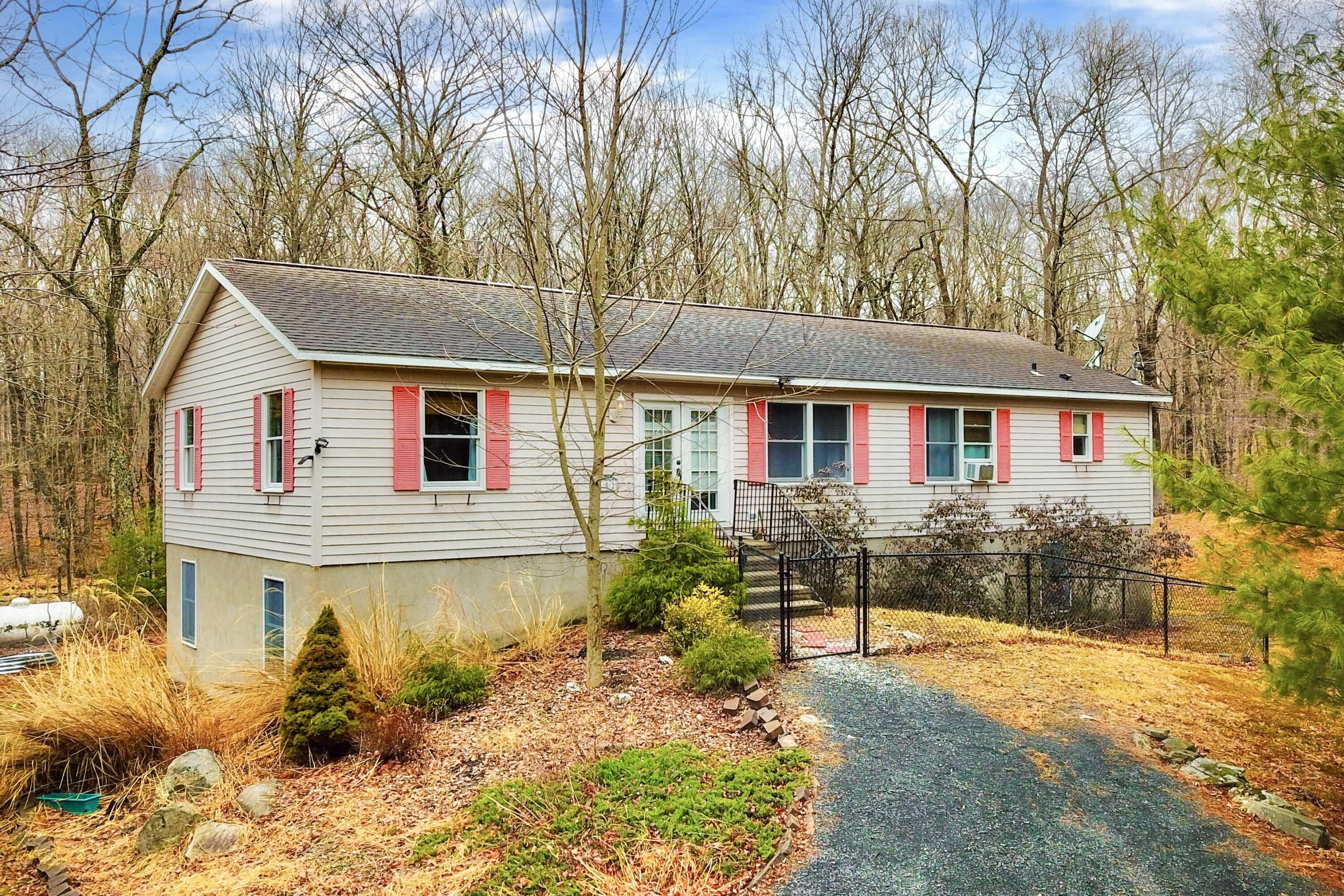 102 Fern Terrace, Milford, Pennsylvania image 1