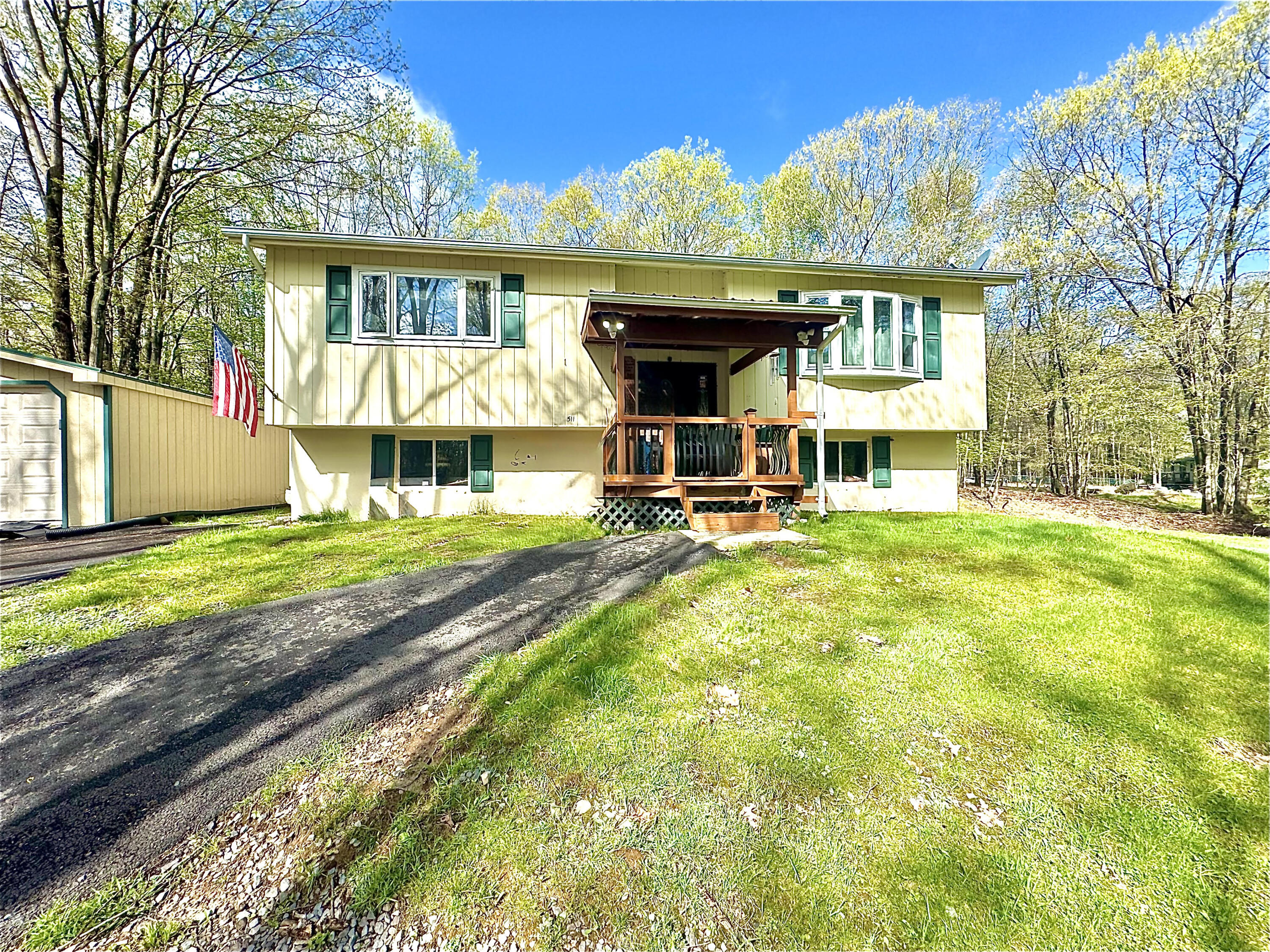 511 Sylvester Dr. Drive, Long Pond, Pennsylvania image 1