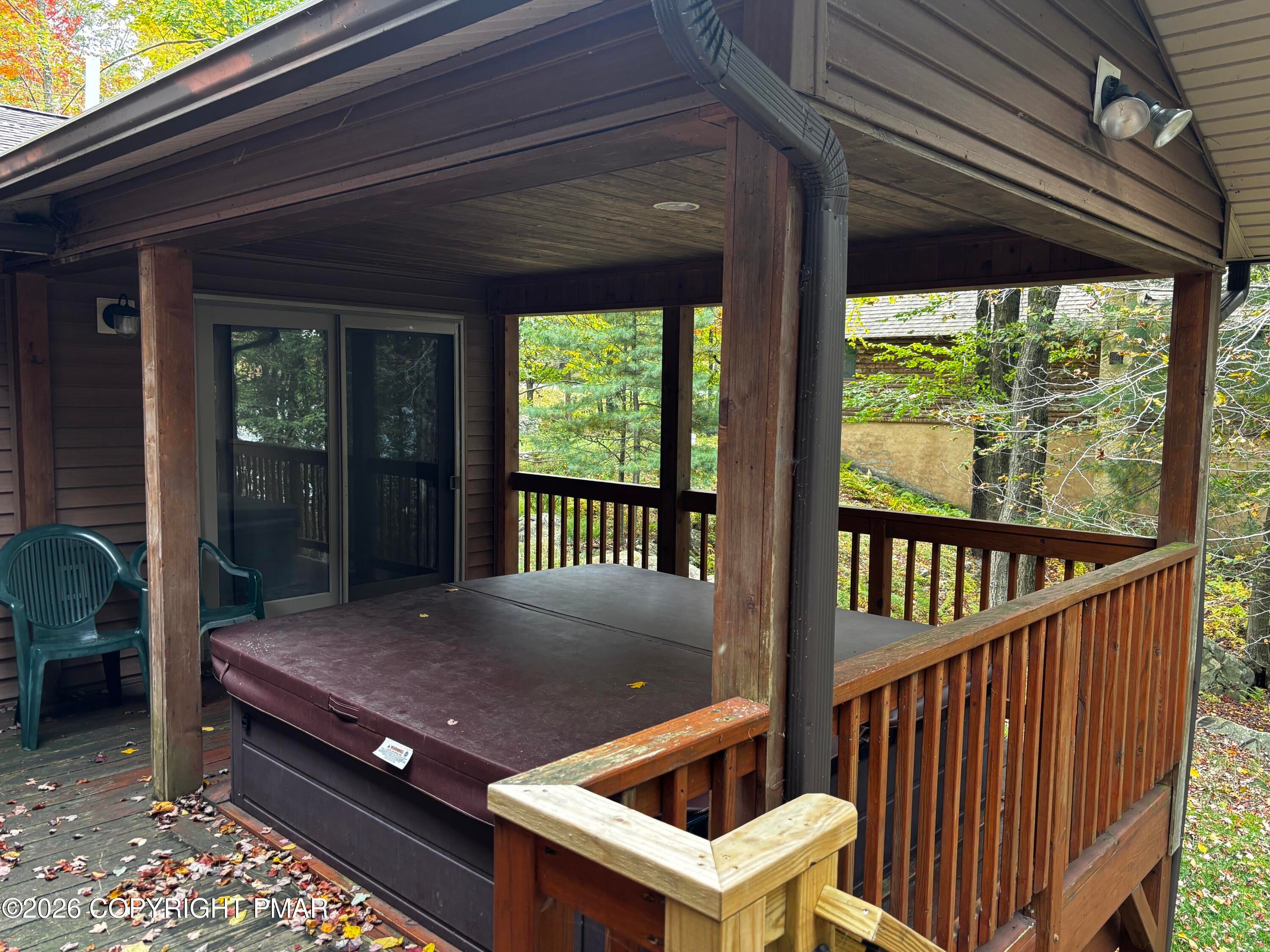 77 Lake Drive E