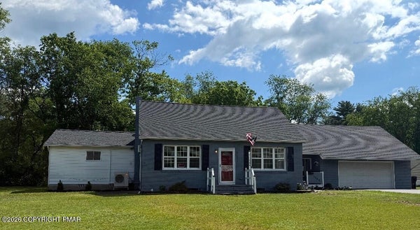 1564 SPRUCE ST, STROUDSBURG, PA 18360 - Image 3a82c53ca631c5b7ecc42ae22fcfc3aa/556760712