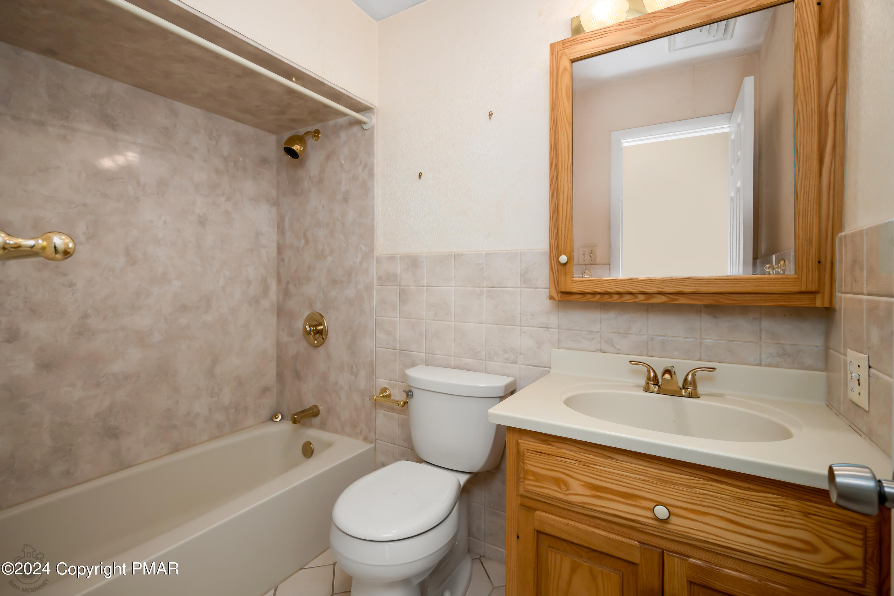 Plains, Pennsylvania 18705, United States, 4 Bedrooms Bedrooms, ,3 BathroomsBathrooms,Residential,Pending,146079