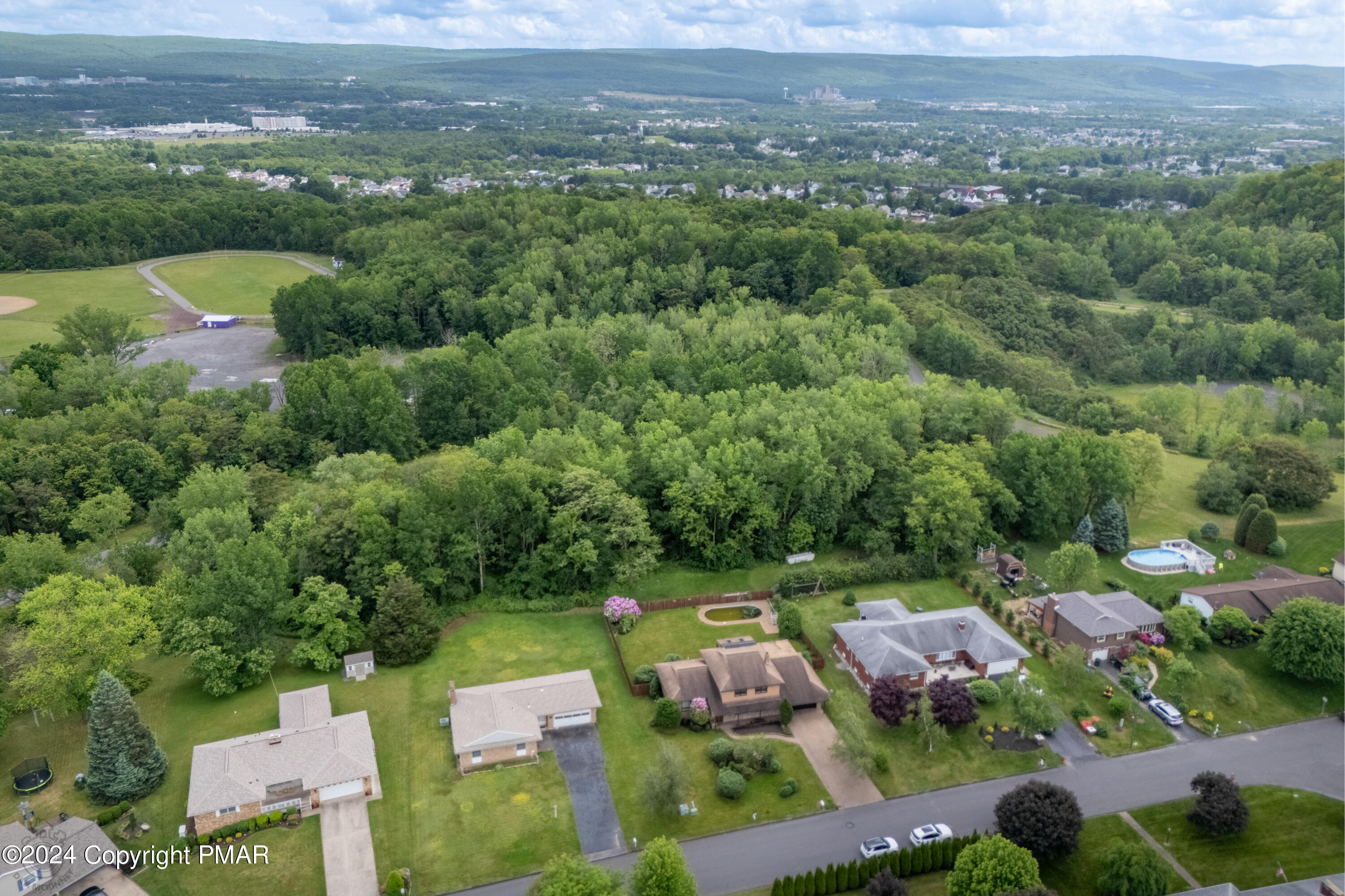 Plains, Pennsylvania 18705, United States, 4 Bedrooms Bedrooms, ,3 BathroomsBathrooms,Residential,Pending,146079