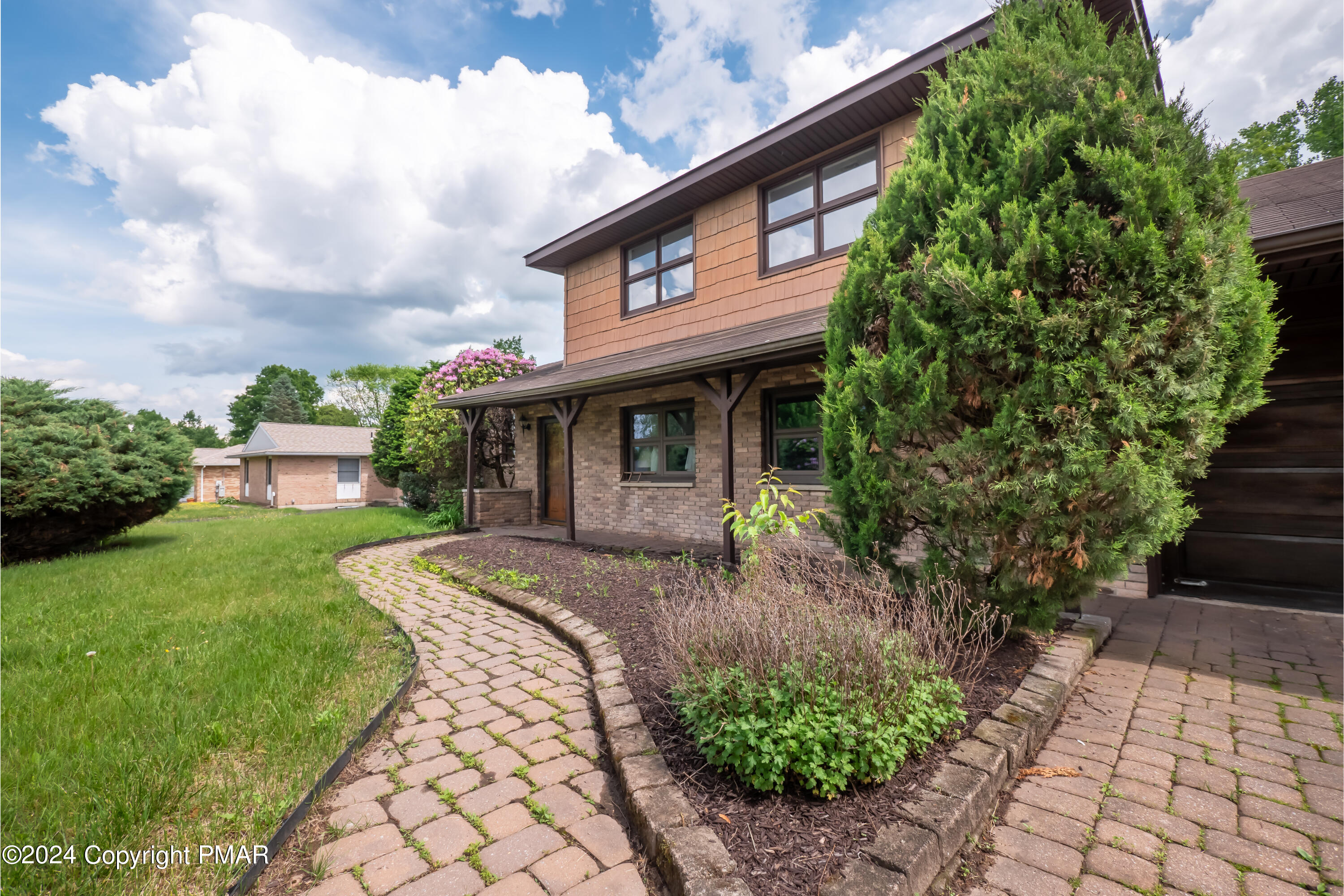 Plains, Pennsylvania 18705, United States, 4 Bedrooms Bedrooms, ,3 BathroomsBathrooms,Residential,Pending,146079