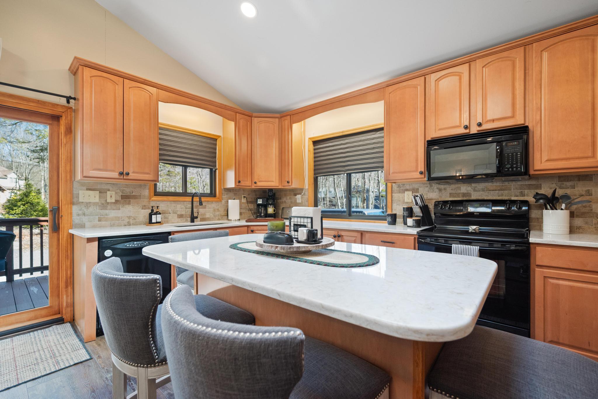 1125 Cedar Knoll Way, Pocono Pines, Pennsylvania image 6
