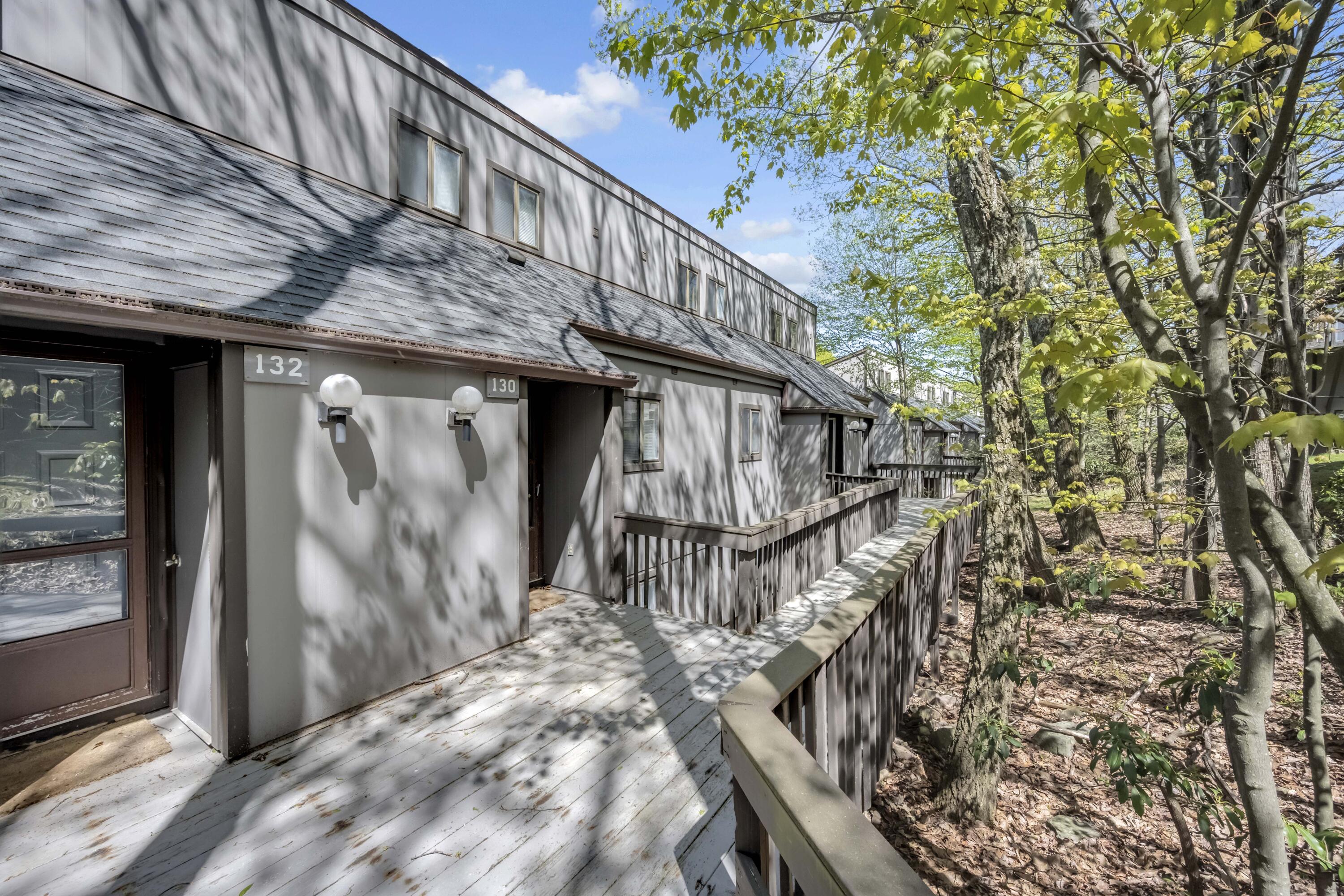 130 Cross Country Lane, Tannersville, Pennsylvania image 2