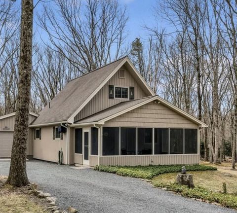 20 Pool Drive Jim Thorpe PA 18229