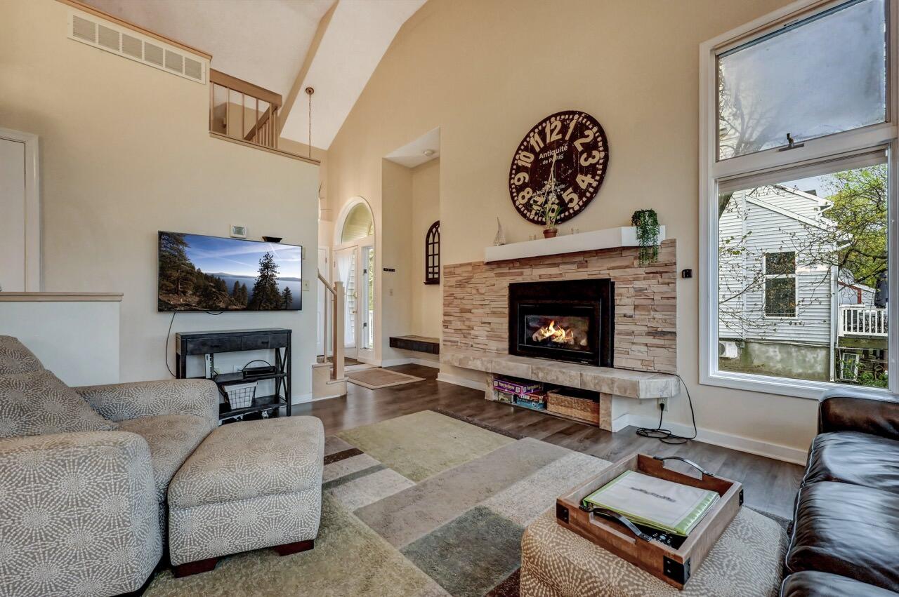 52 Laurelwoods Drive