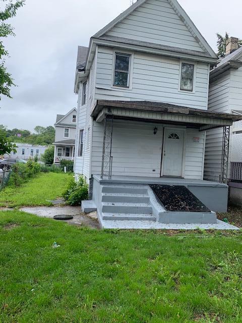 886 Scanlon Avenue