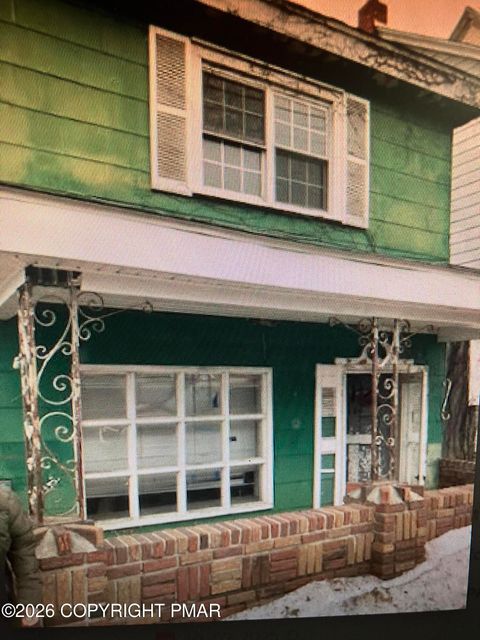 Apartment For Sale - 239 E Patterson Street<br/> Lansford, PA 18232