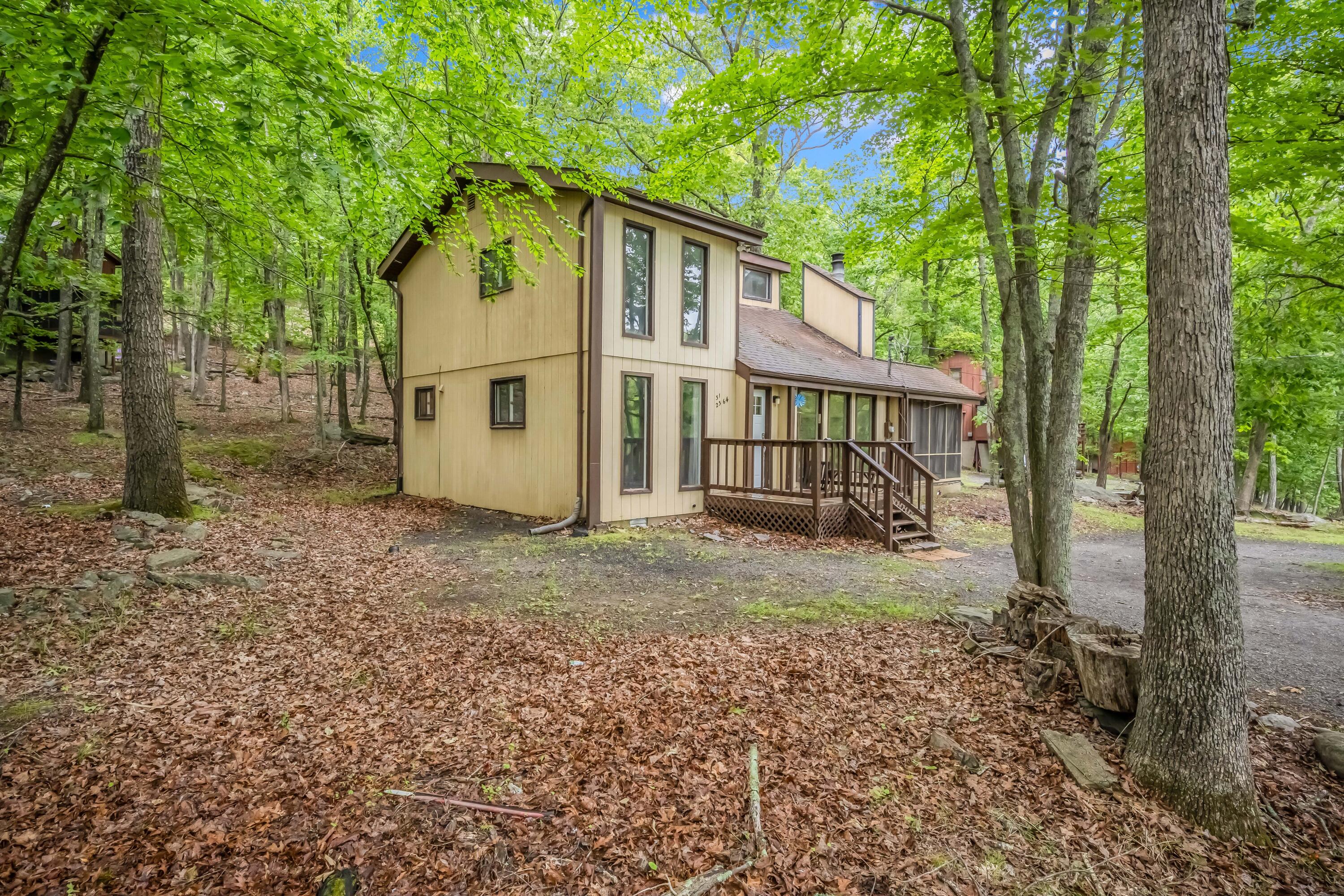 2166 Southport Drive, Bushkill, Pennsylvania image 2