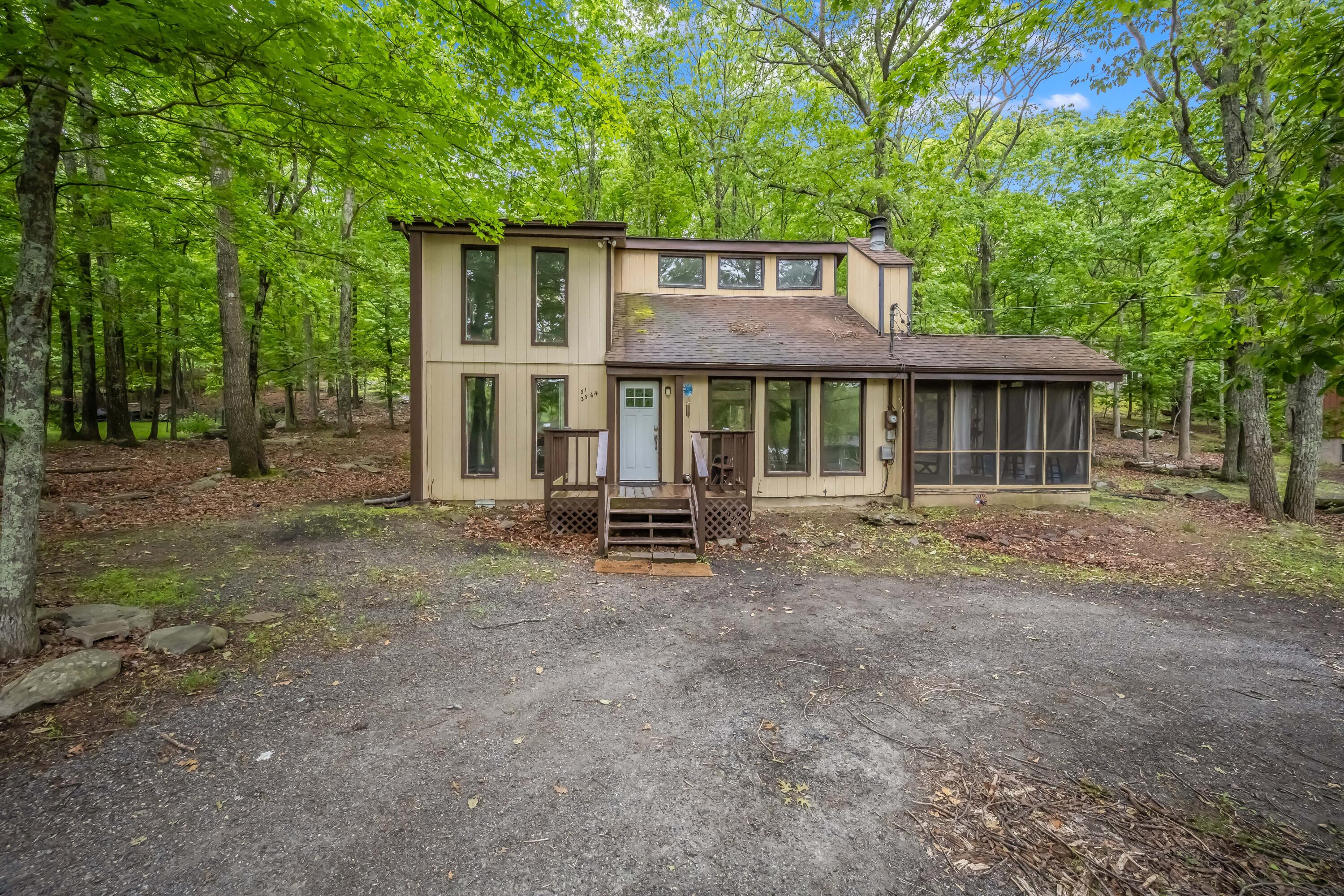 2166 Southport Drive, Bushkill, Pennsylvania image 1