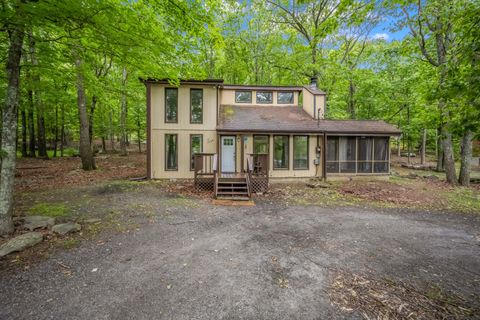 2166 Southport Drive Bushkill PA 18324