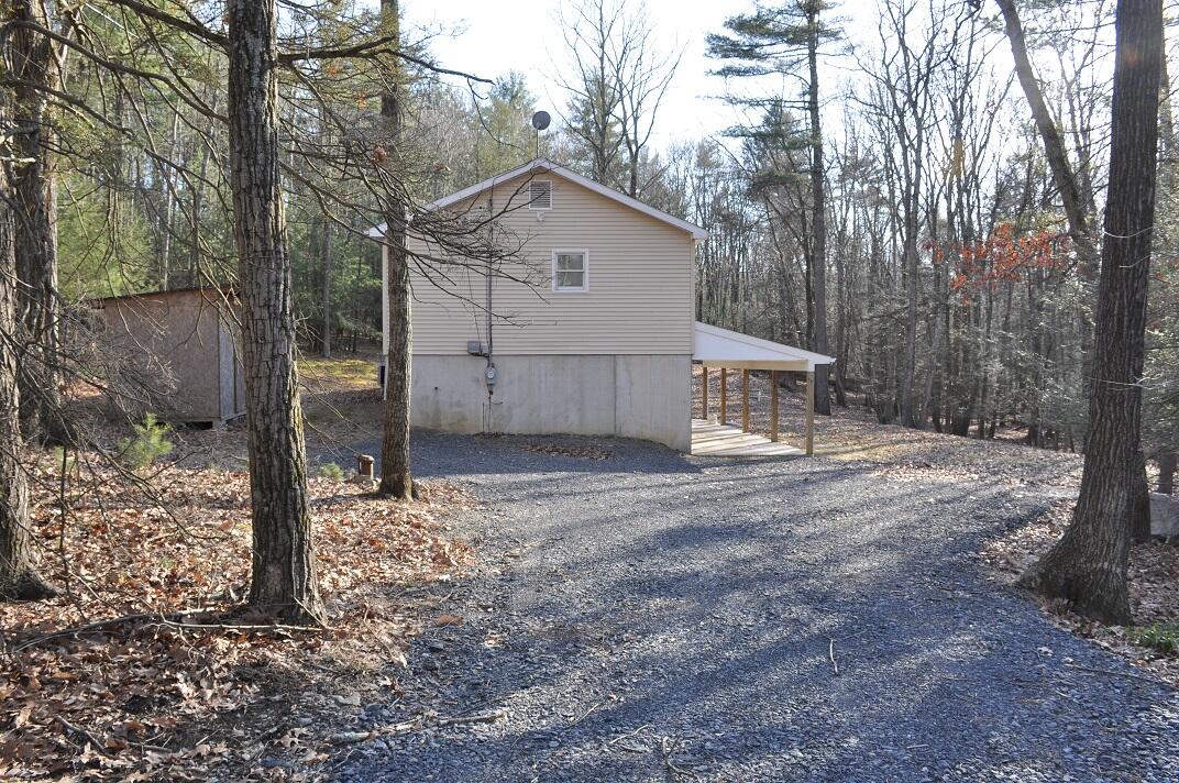 521 Pine Ridge Road, Stroudsburg, Pennsylvania image 4