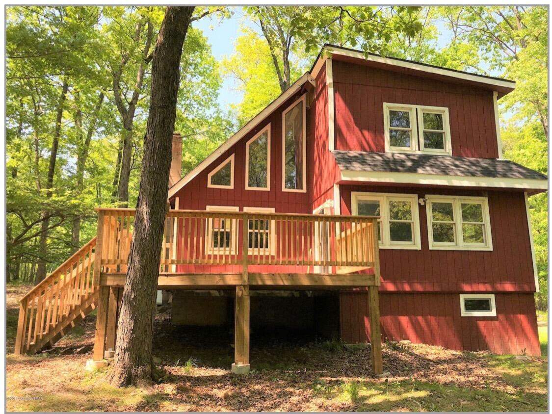 2122 Wood Thrush Court, Bushkill, Pennsylvania image 1
