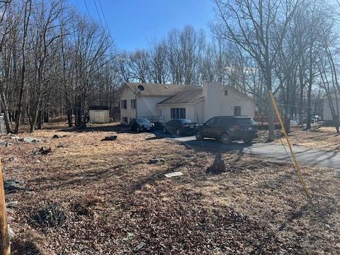 Homes For Sale - 1127 Steele Circle<br/> Bushkill, PA 18324