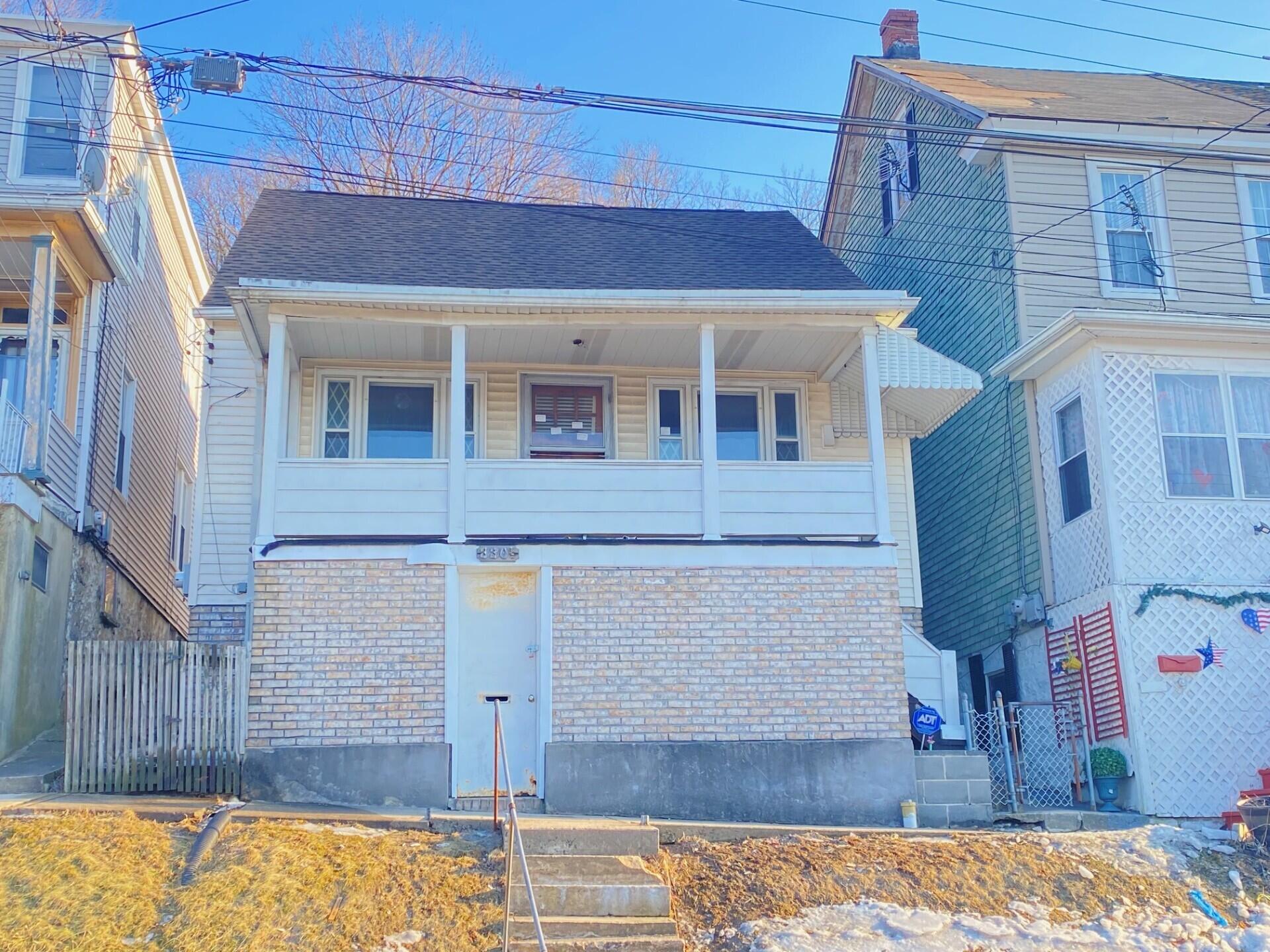 330 1/2 E Abbott Street, Lansford, Pennsylvania image 2