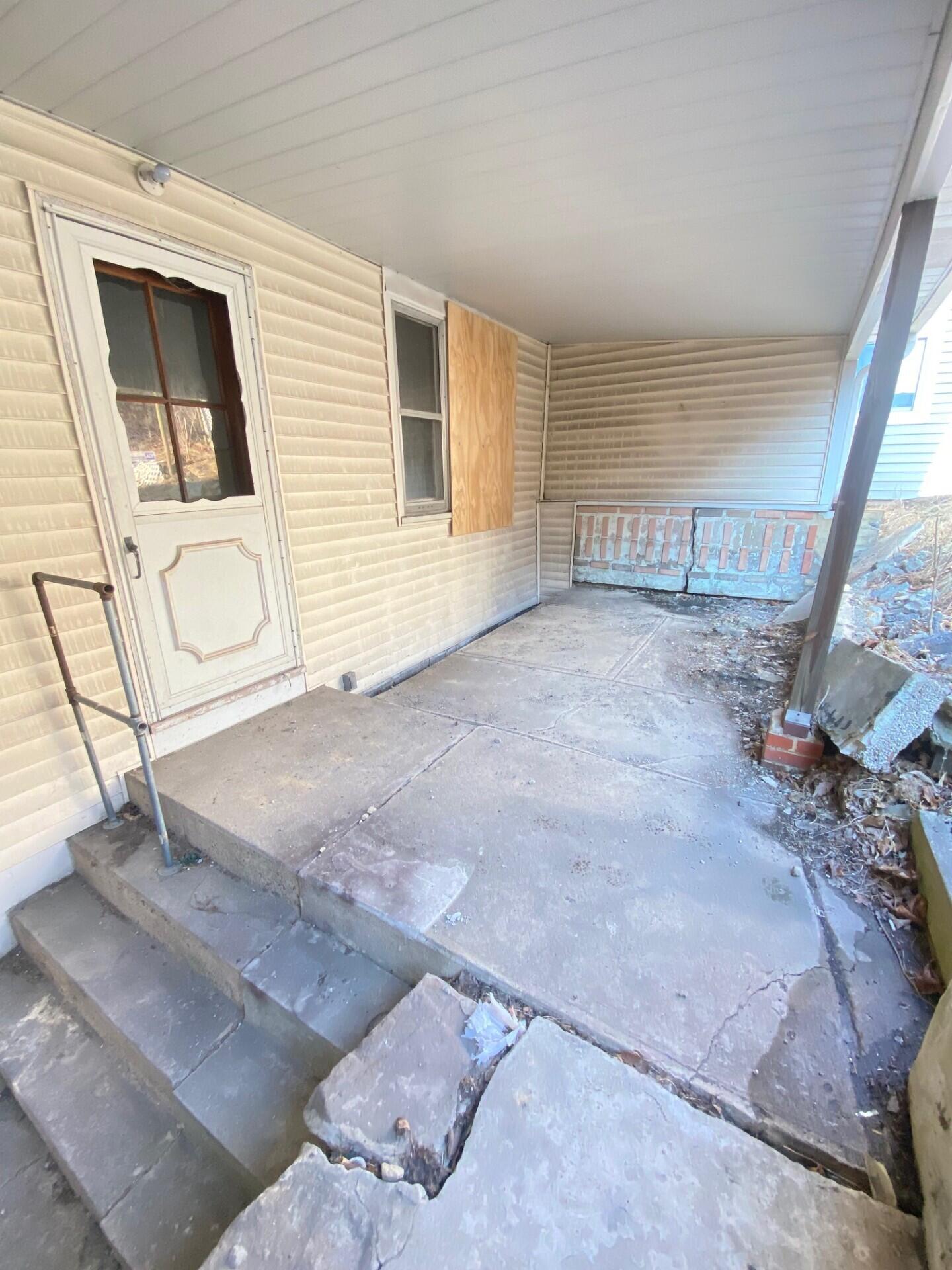 330 1/2 E Abbott Street, Lansford, Pennsylvania image 47