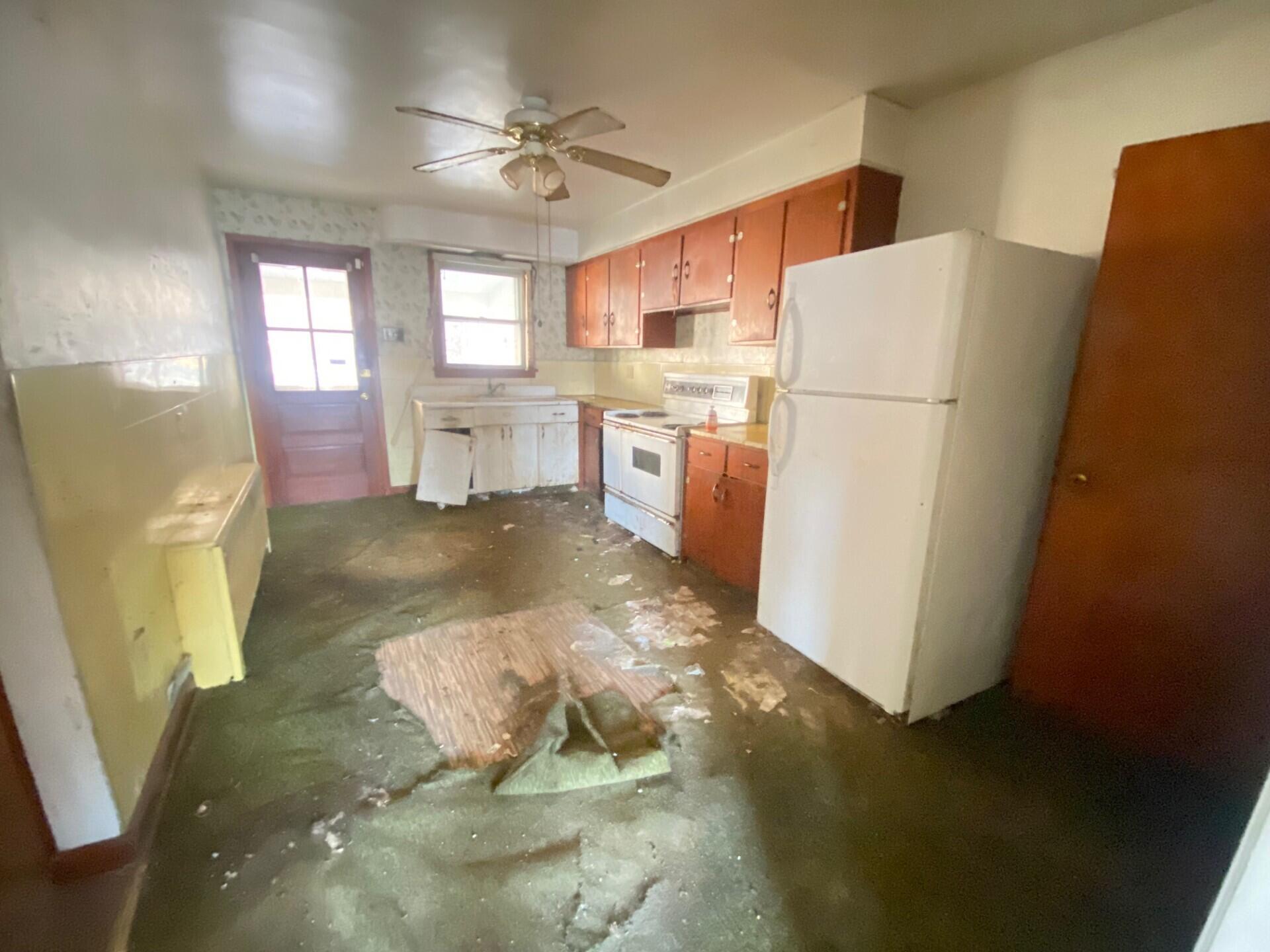 330 1/2 E Abbott Street, Lansford, Pennsylvania image 18