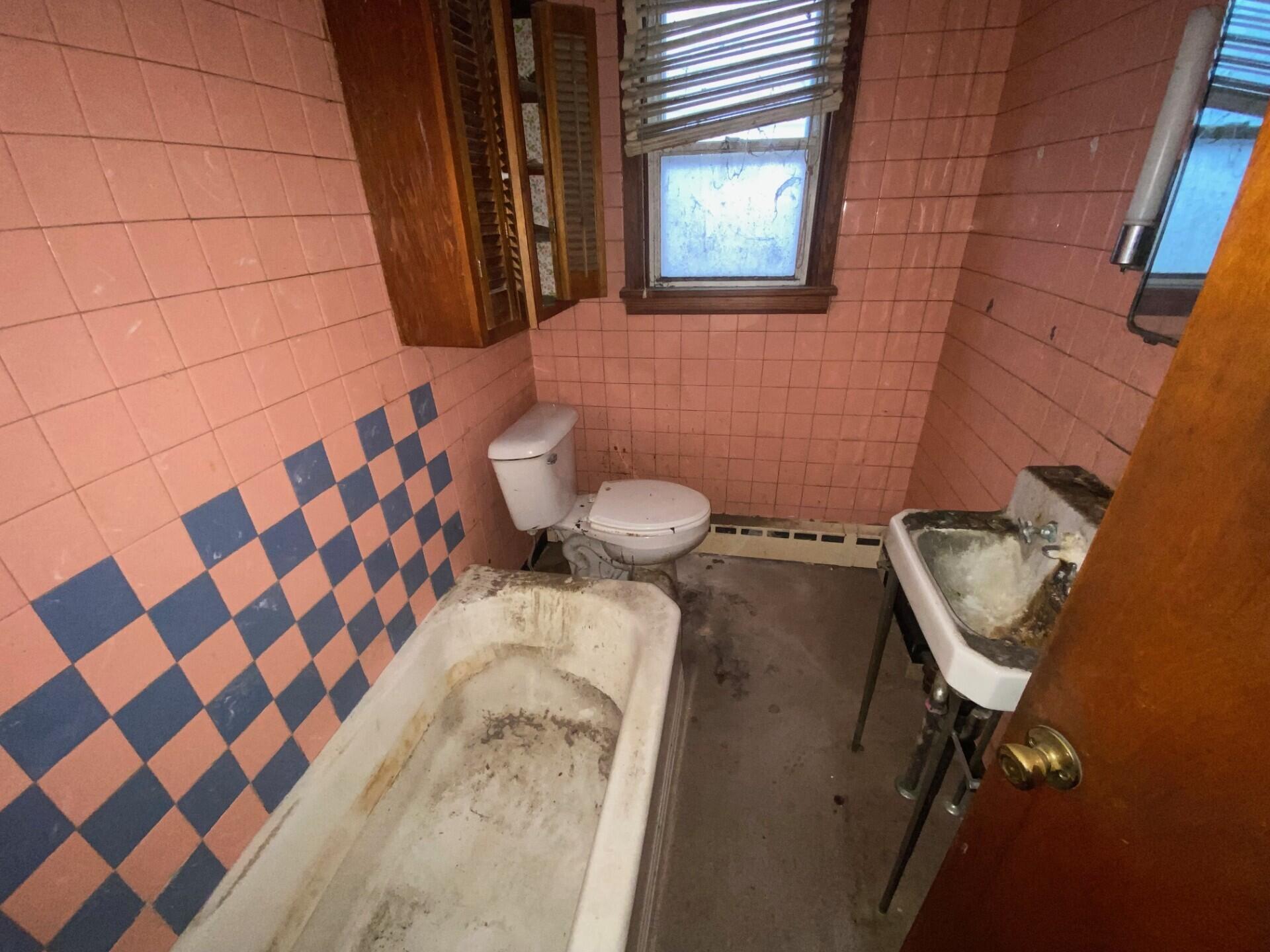 330 1/2 E Abbott Street, Lansford, Pennsylvania image 22
