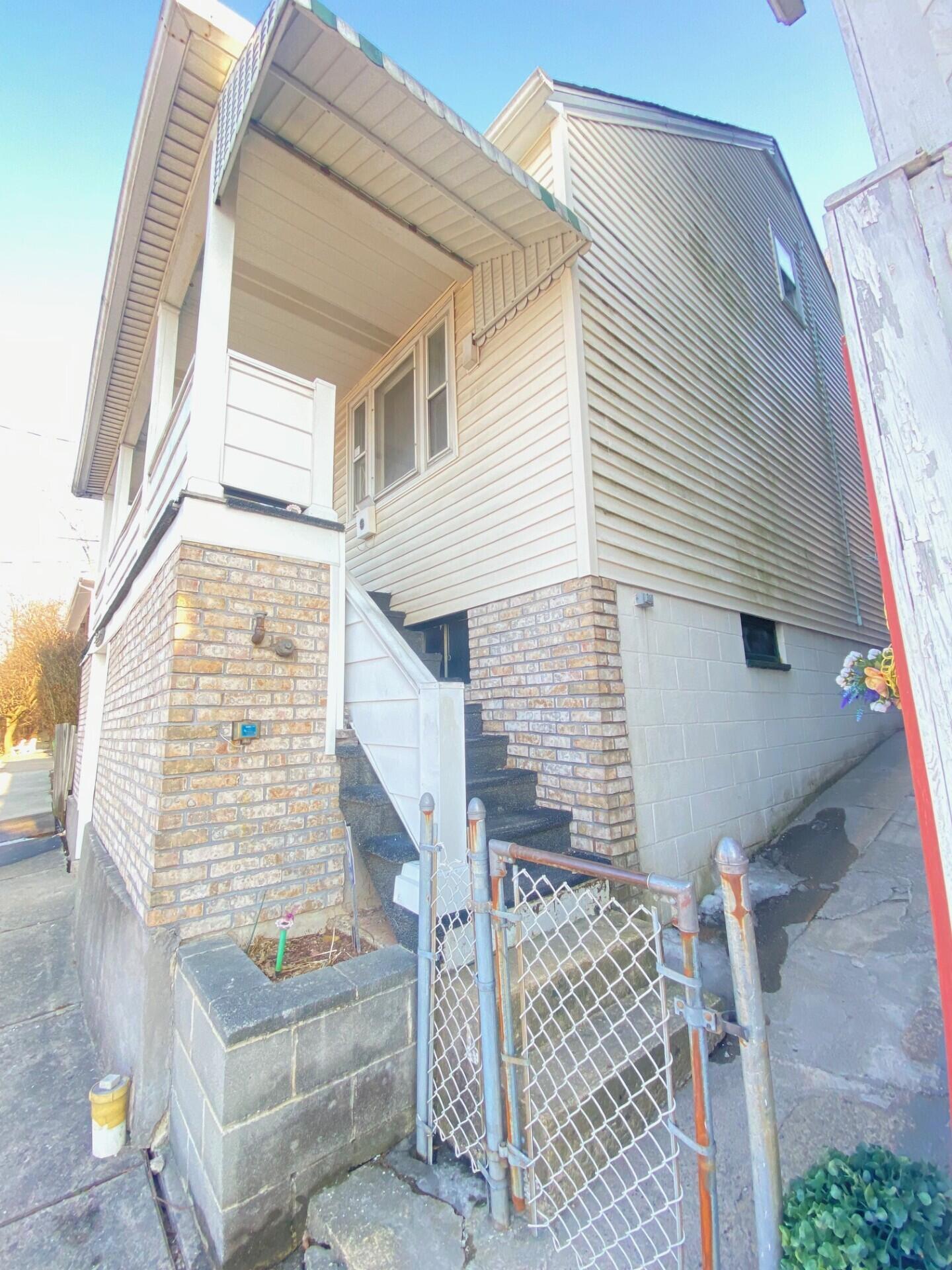 330 1/2 E Abbott Street, Lansford, Pennsylvania image 7
