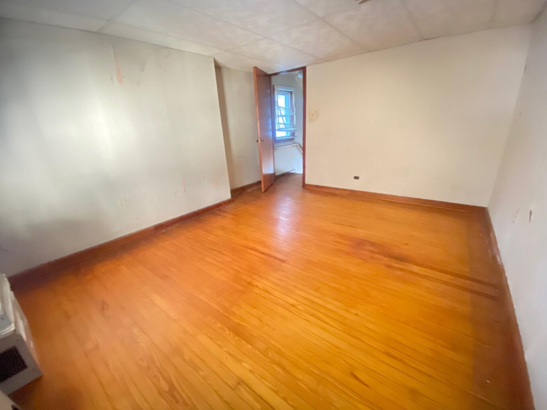 330 1/2 E Abbott Street, Lansford, Pennsylvania image 27