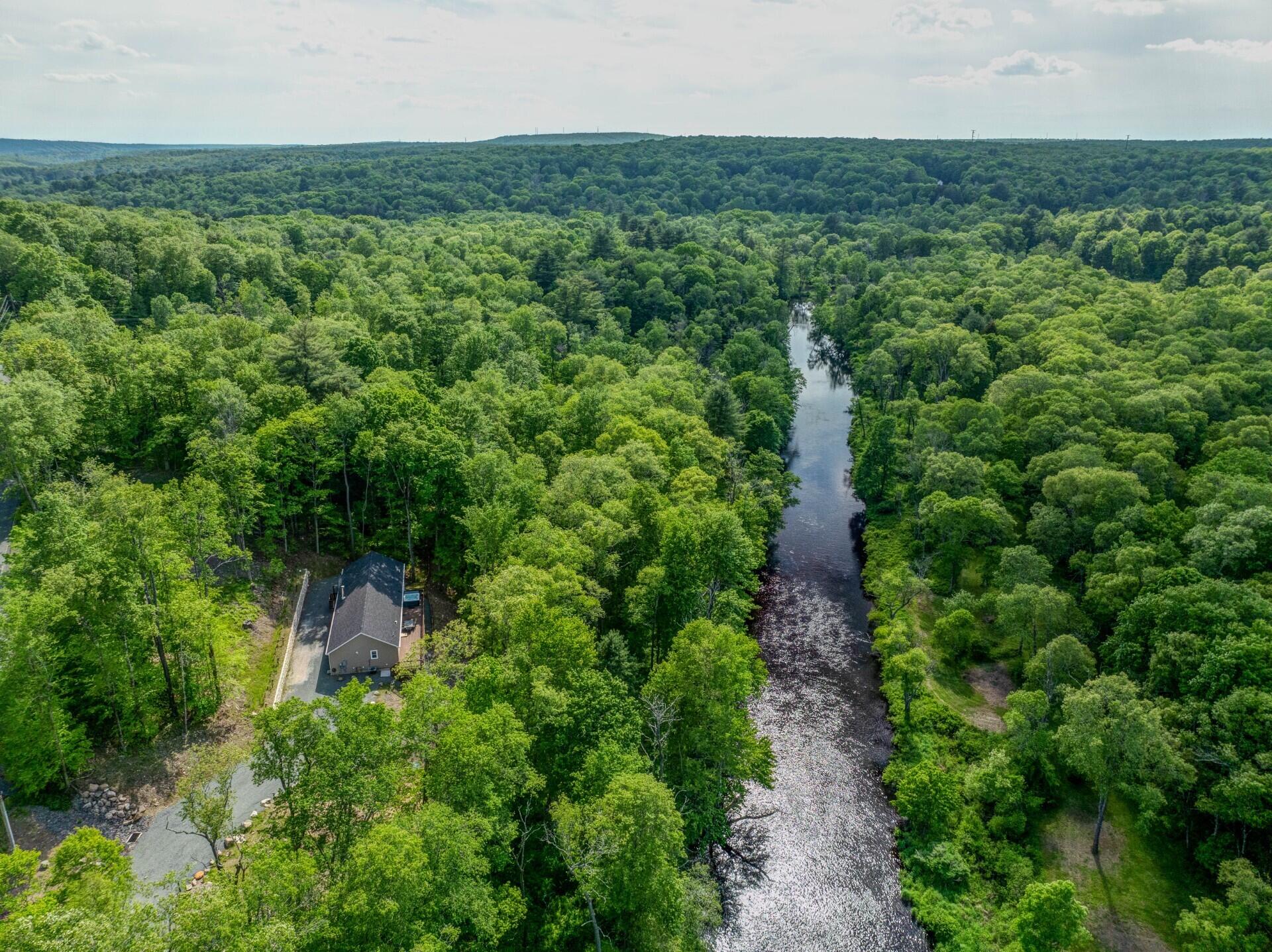 2016 Locust Ridge Road, Pocono Lake, Pennsylvania image 9
