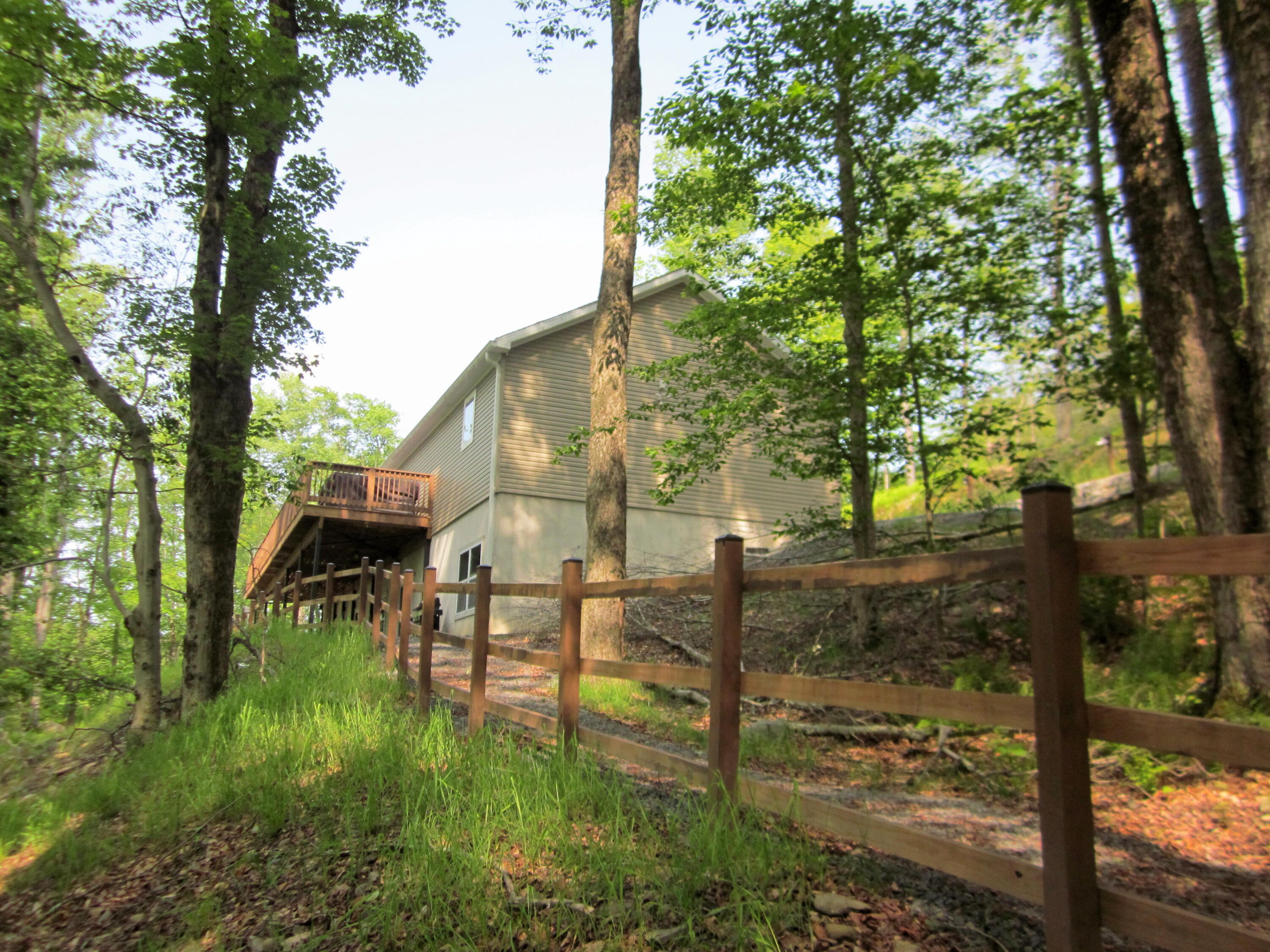 2016 Locust Ridge Road, Pocono Lake, Pennsylvania image 12