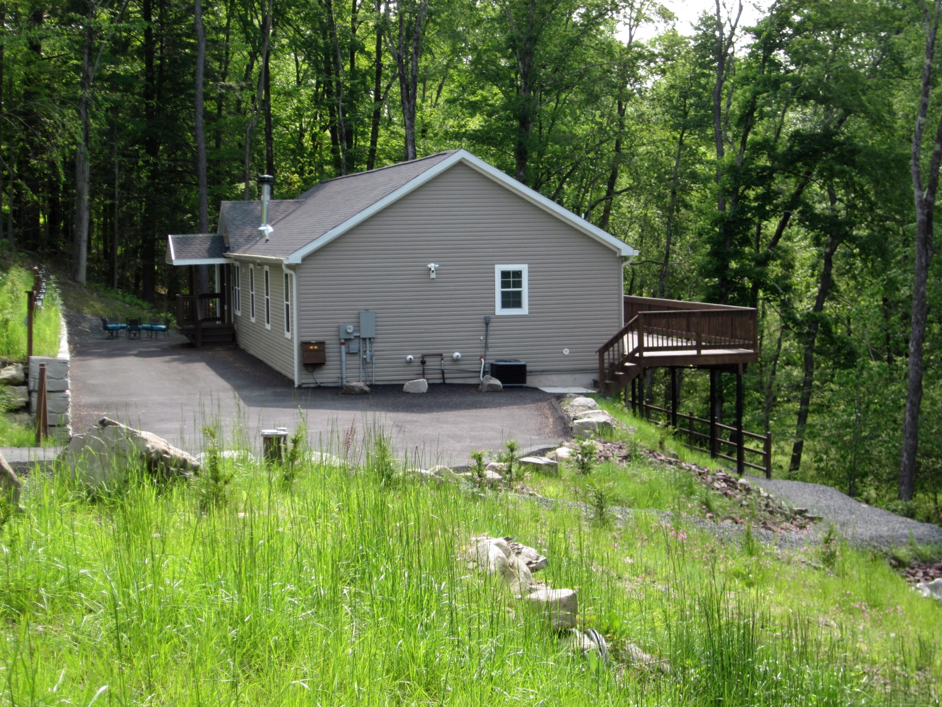 2016 Locust Ridge Road, Pocono Lake, Pennsylvania image 4