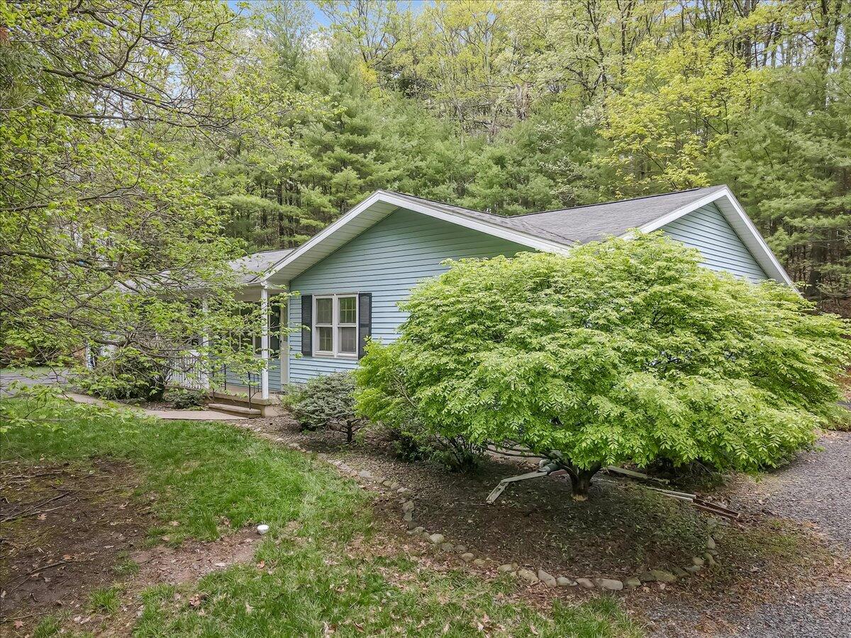 2516 Spring Lane, Saylorsburg, Pennsylvania image 3