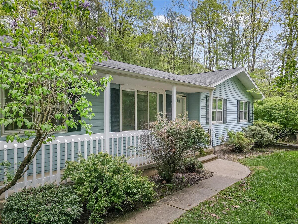 2516 Spring Lane, Saylorsburg, Pennsylvania image 1
