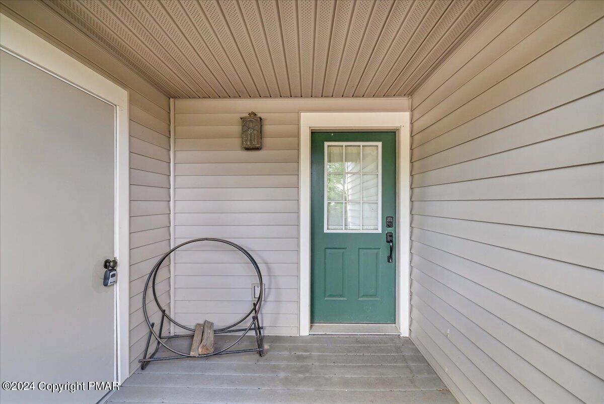 183 Hawthorne Court