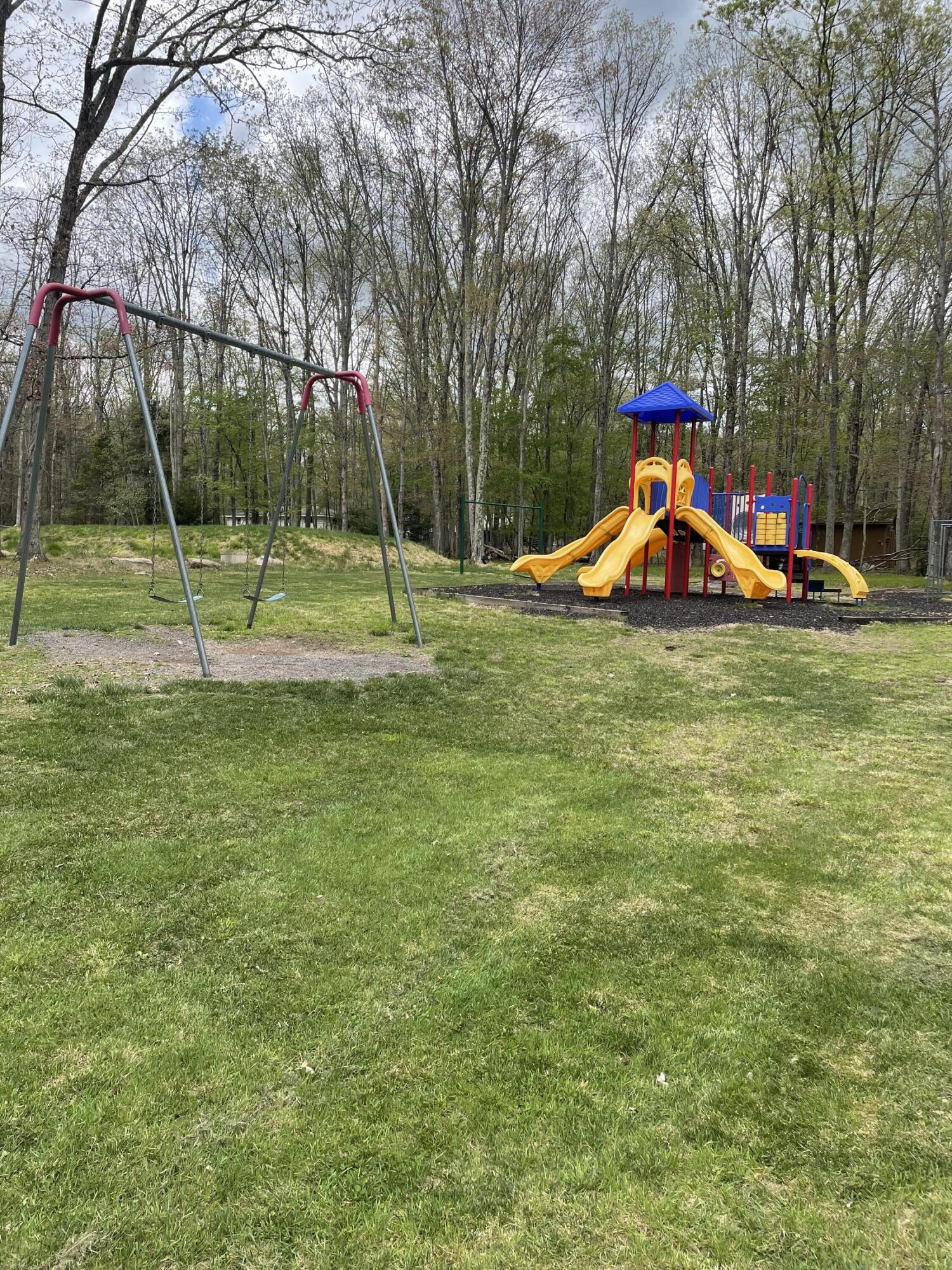 8 Fox Run Road, White Haven, Pennsylvania image 2