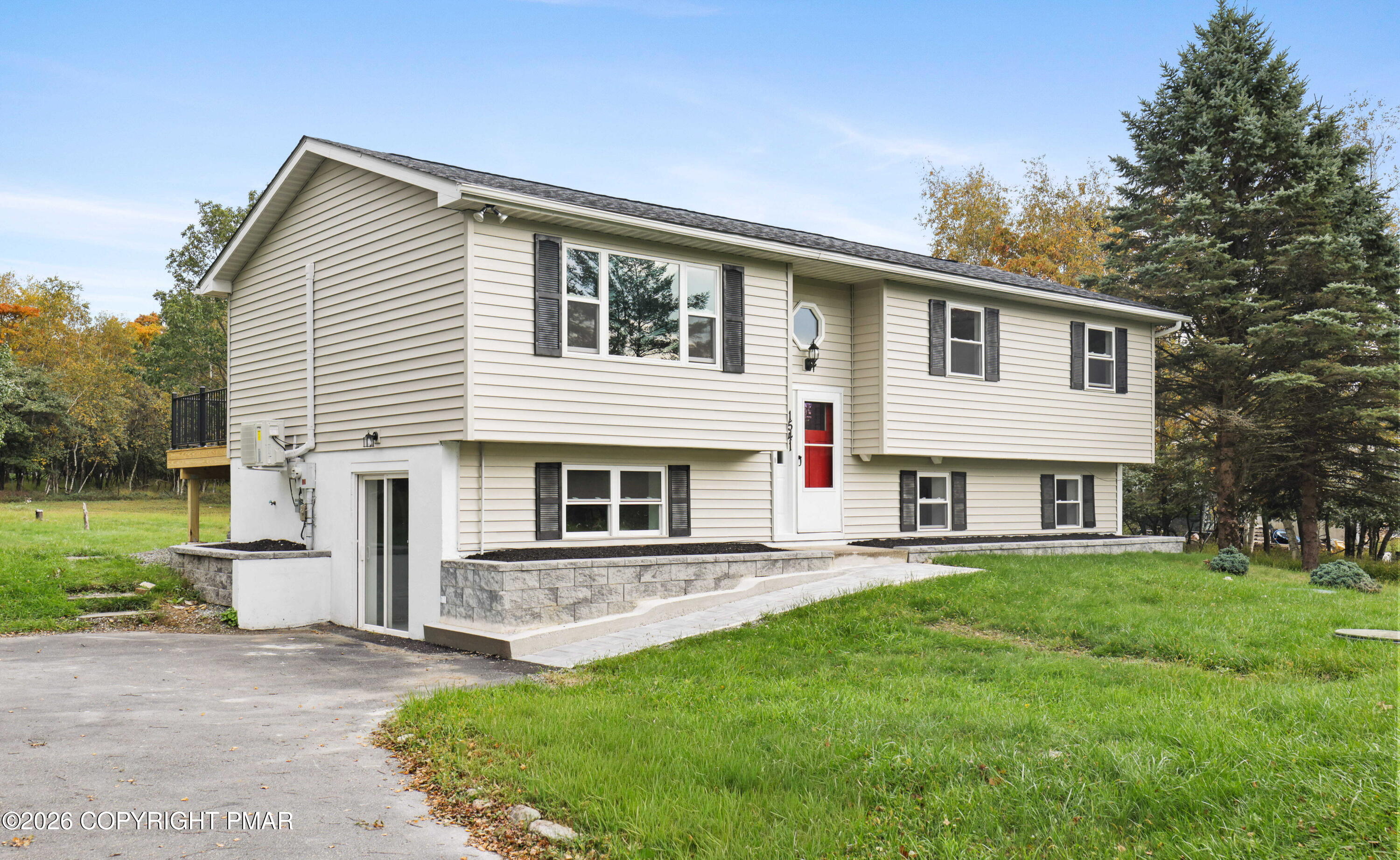 1541 Ann Lane